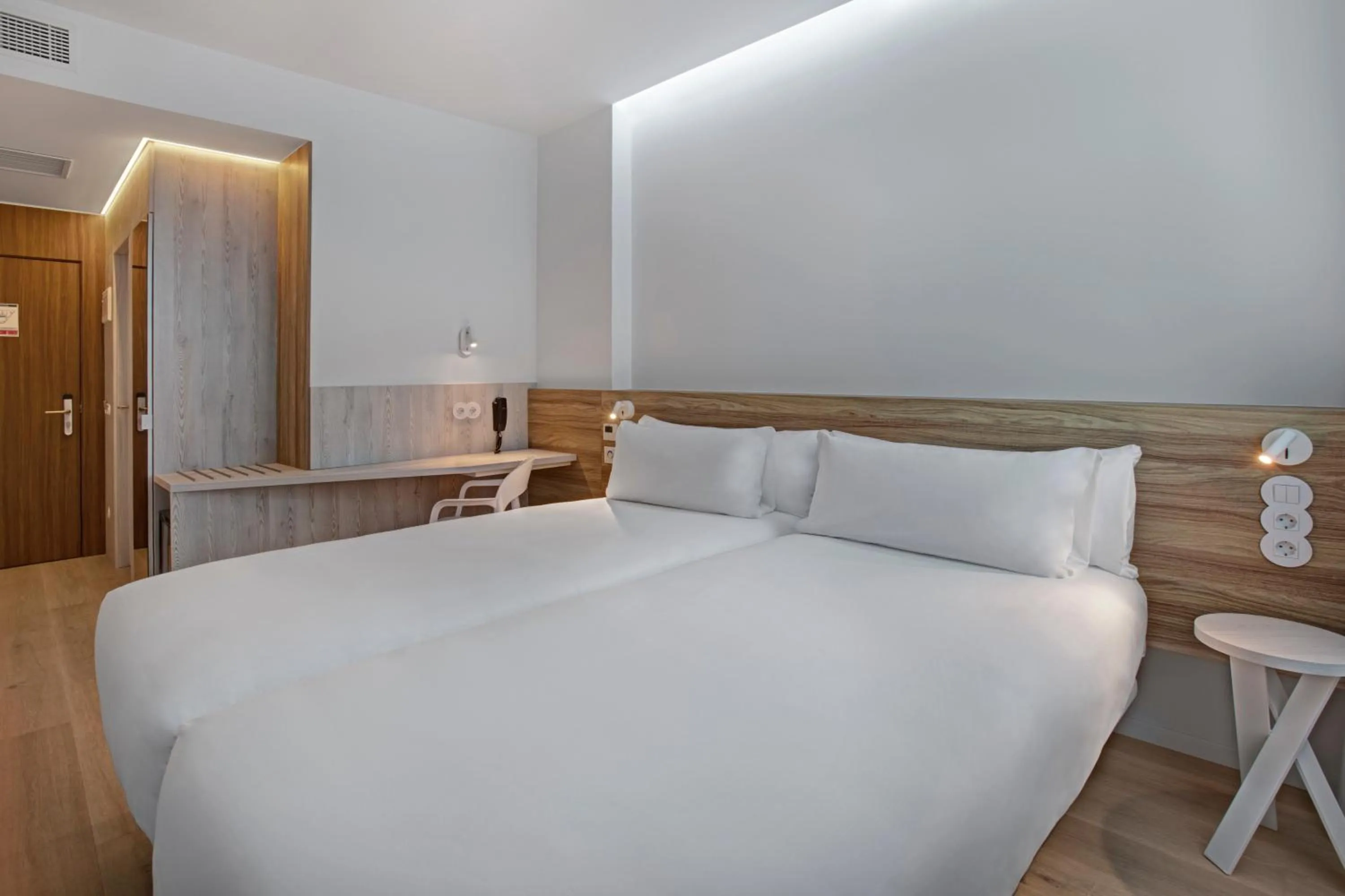 Bed in B&B HOTEL Porto Gaia