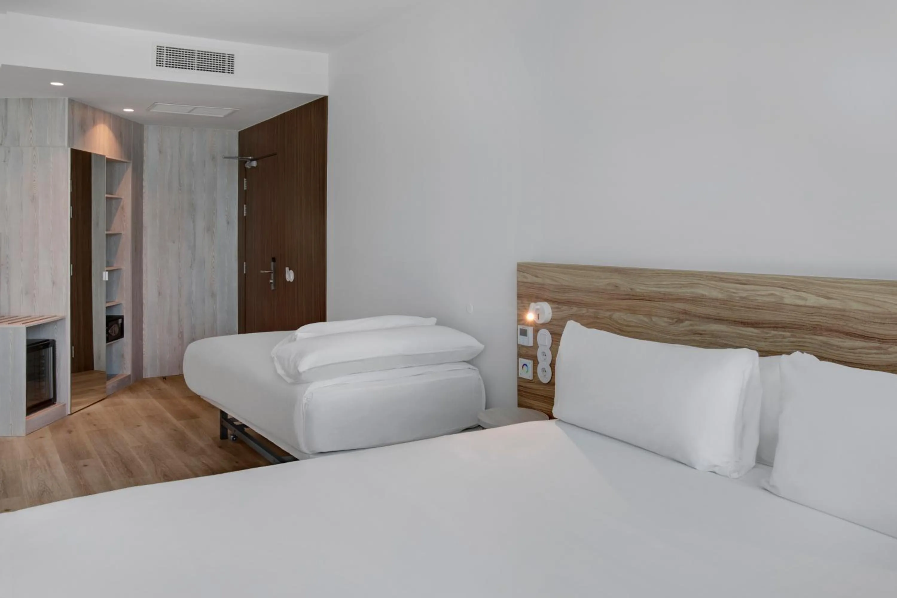 Bed in B&B HOTEL Porto Gaia