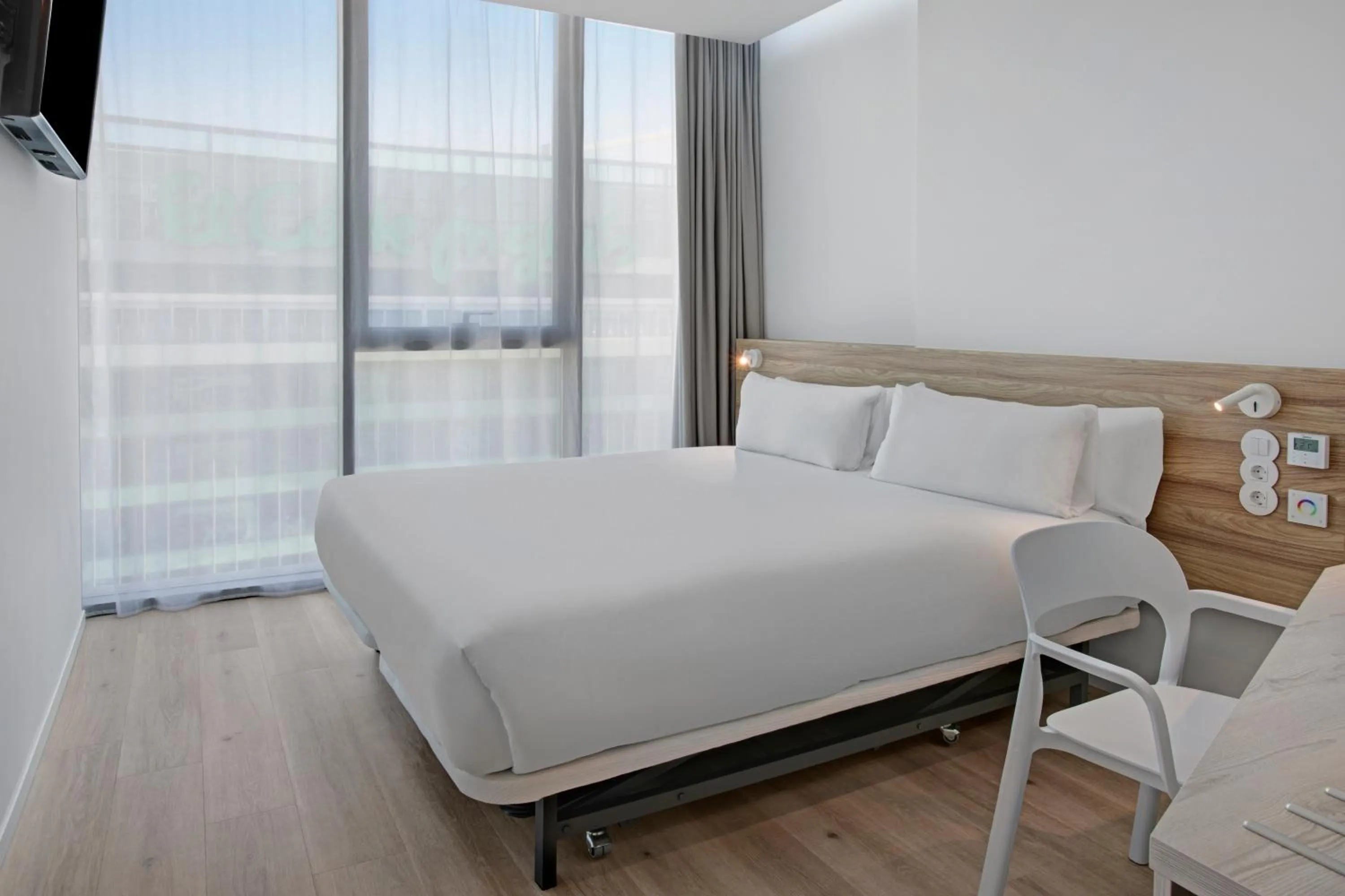 TV and multimedia, Bed in B&B HOTEL Porto Gaia