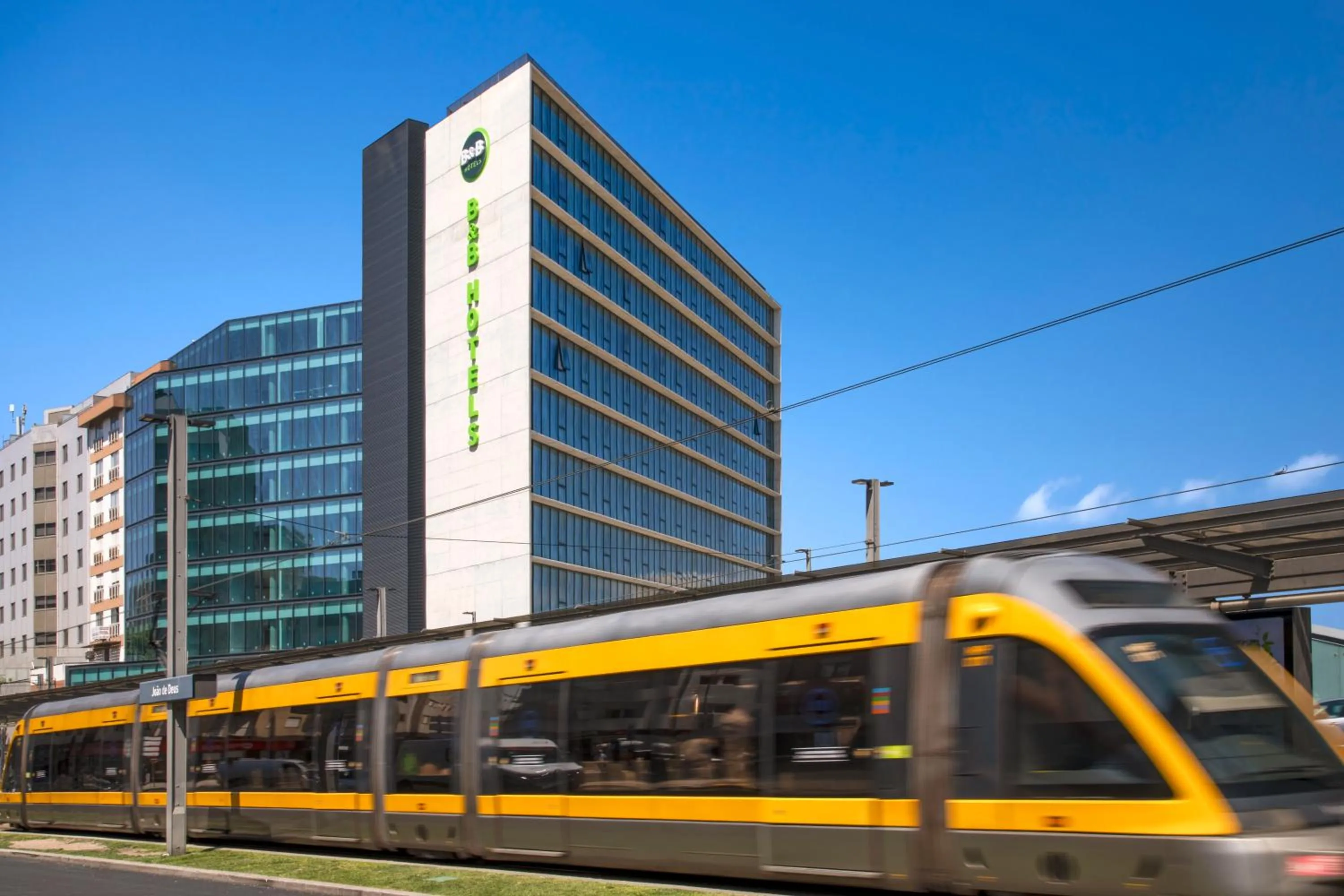 Property building in B&B HOTEL Porto Gaia