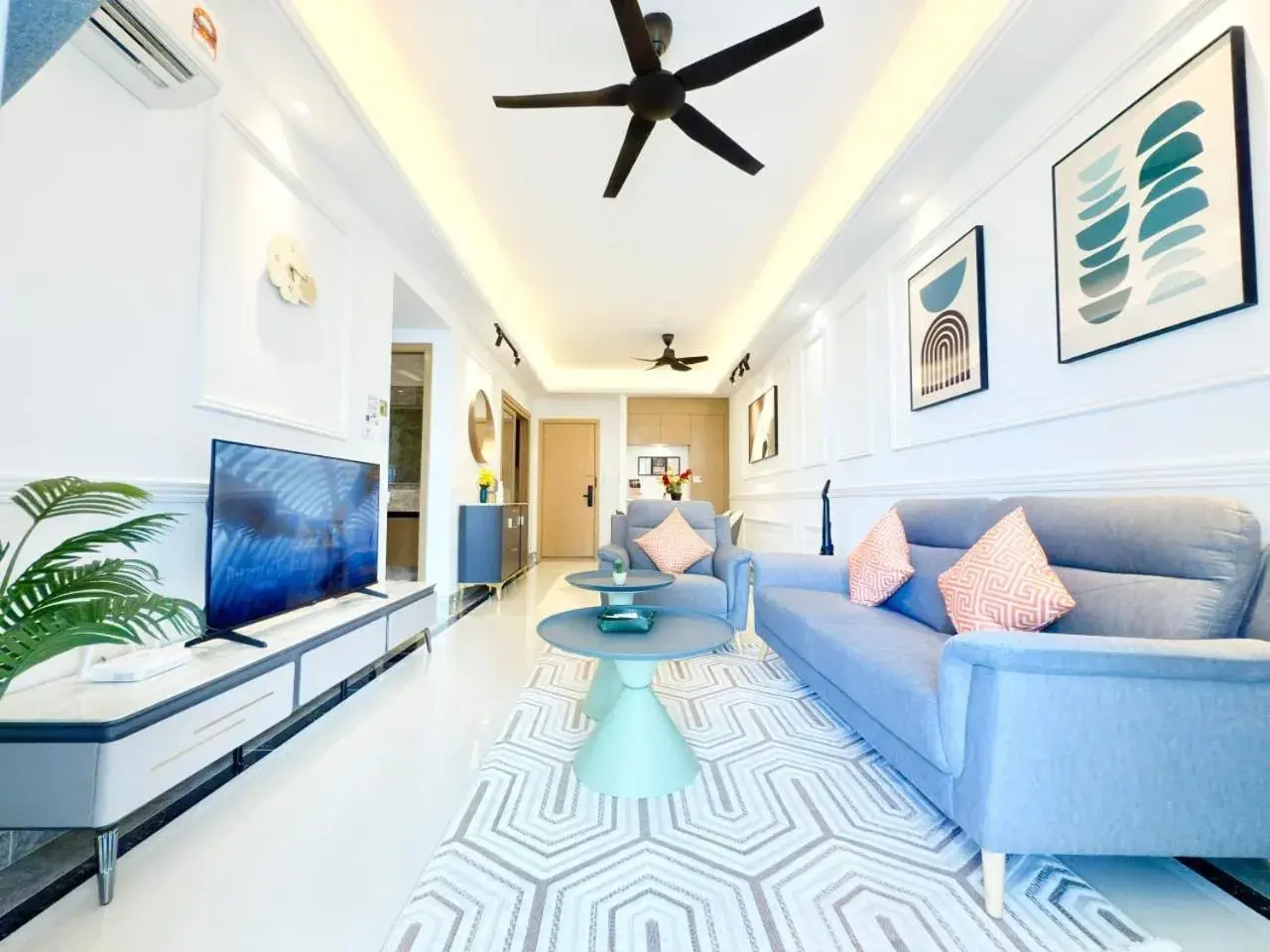 Deluxe Queen Room with Two Queen Beds in R&F Seine Region by ANJU Deluxe Queen Room with Two Queen Beds in R&F Seine Region by ANJU