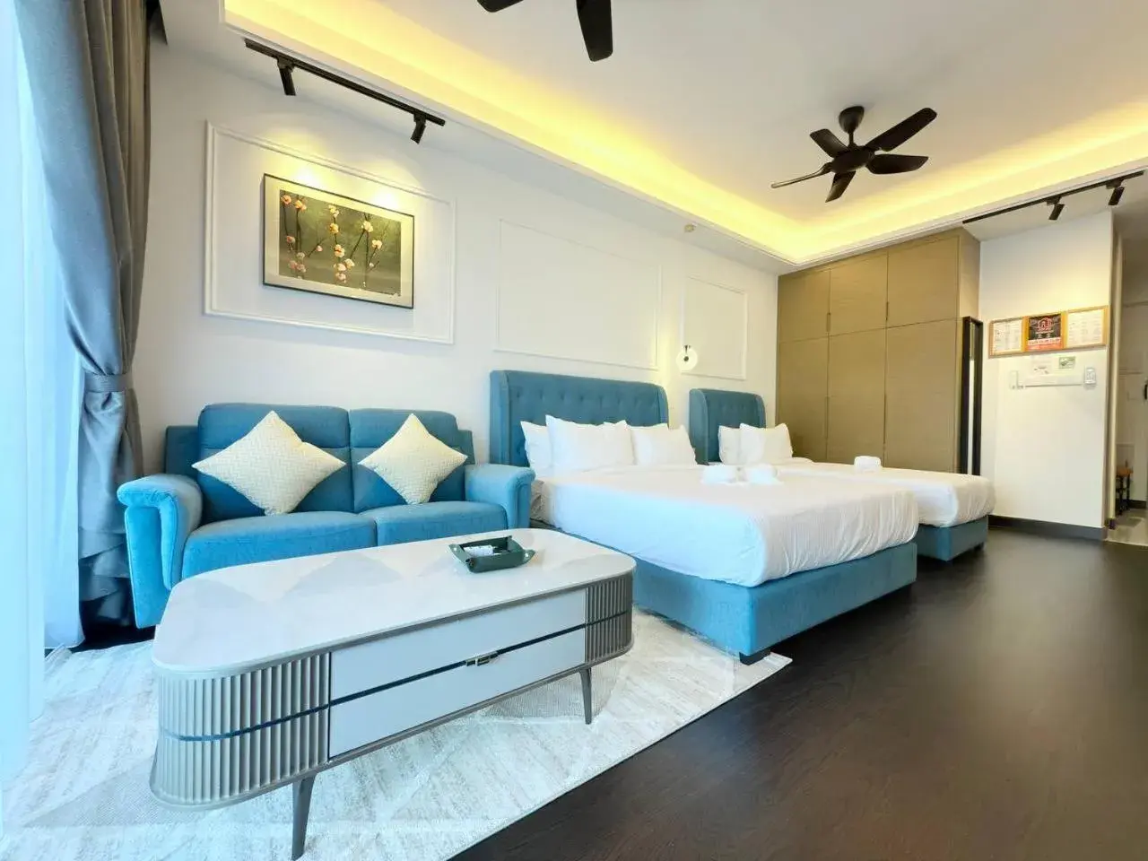 Queen Room with Balcony in R&F Seine Region by ANJU Queen Room with Balcony in R&F Seine Region by ANJU