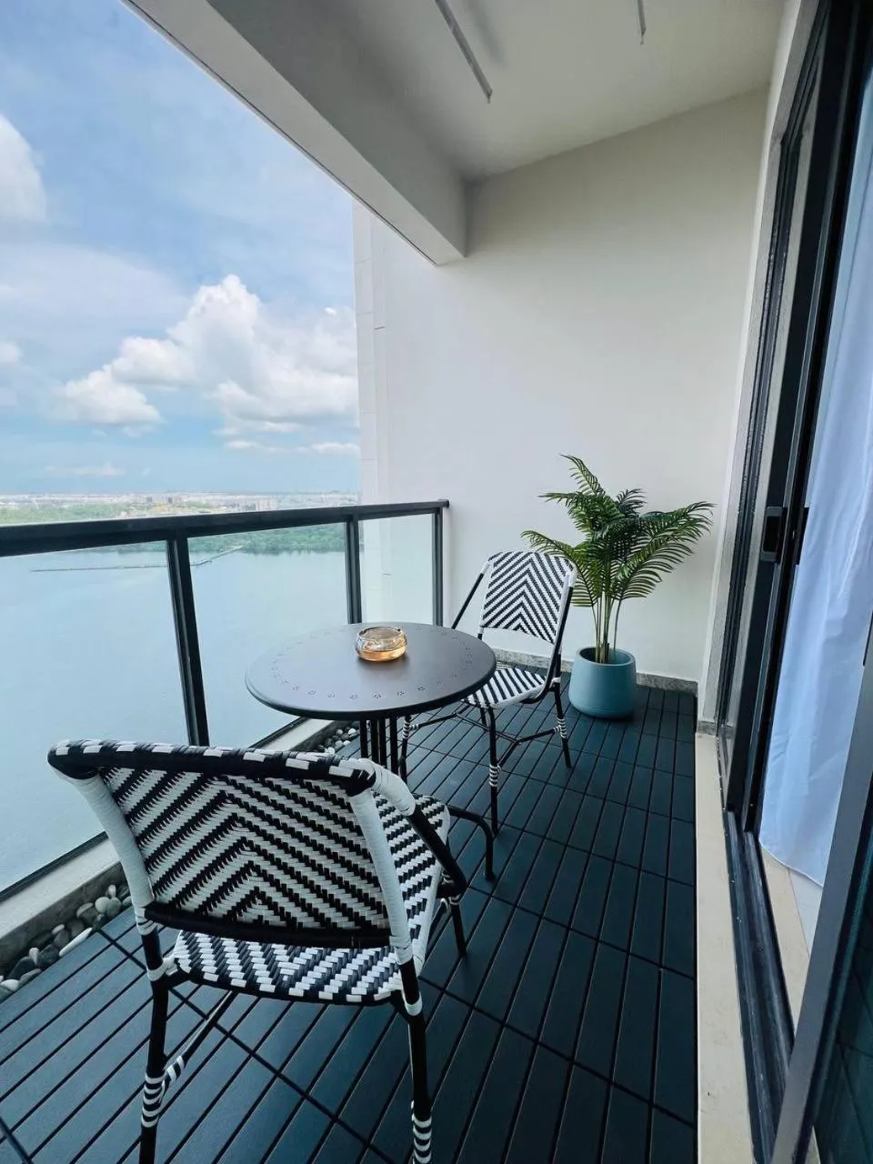 R&F Seine Region by ANJU