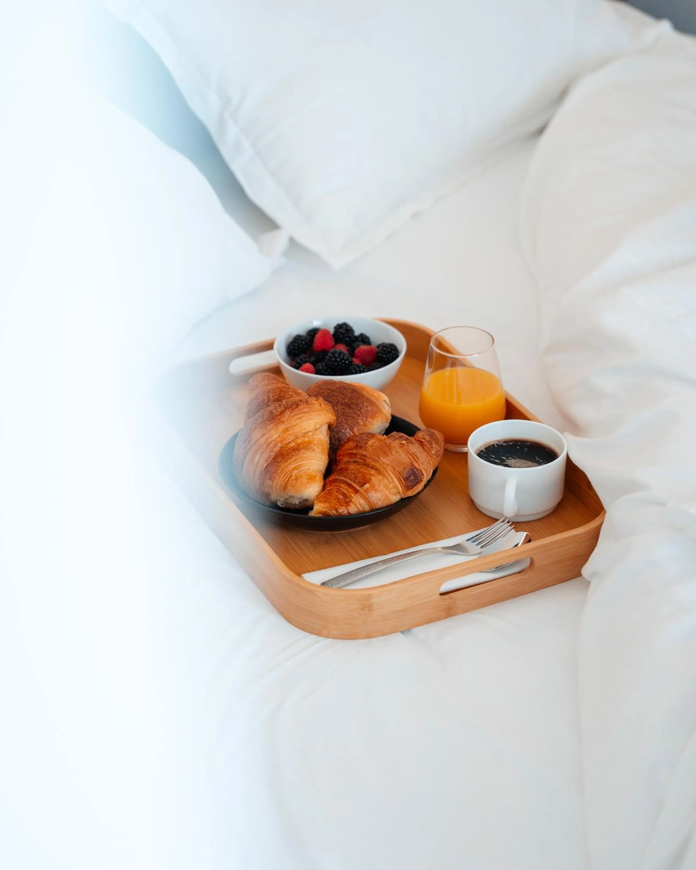Breakfast, Bed in Westotel Taverny - Paris Val-d'Oise
