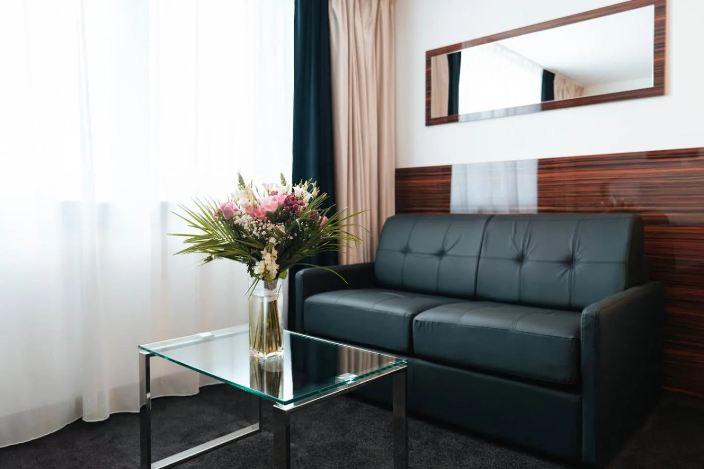 Seating area in Westotel Taverny - Paris Val-d'Oise