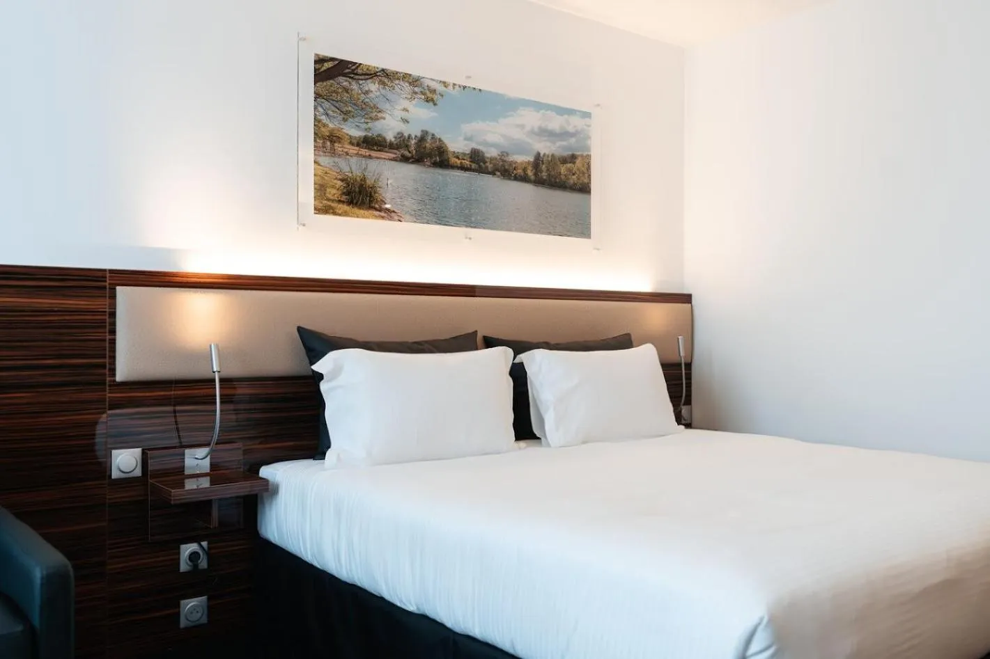 Bed in Westotel Taverny - Paris Val-d'Oise