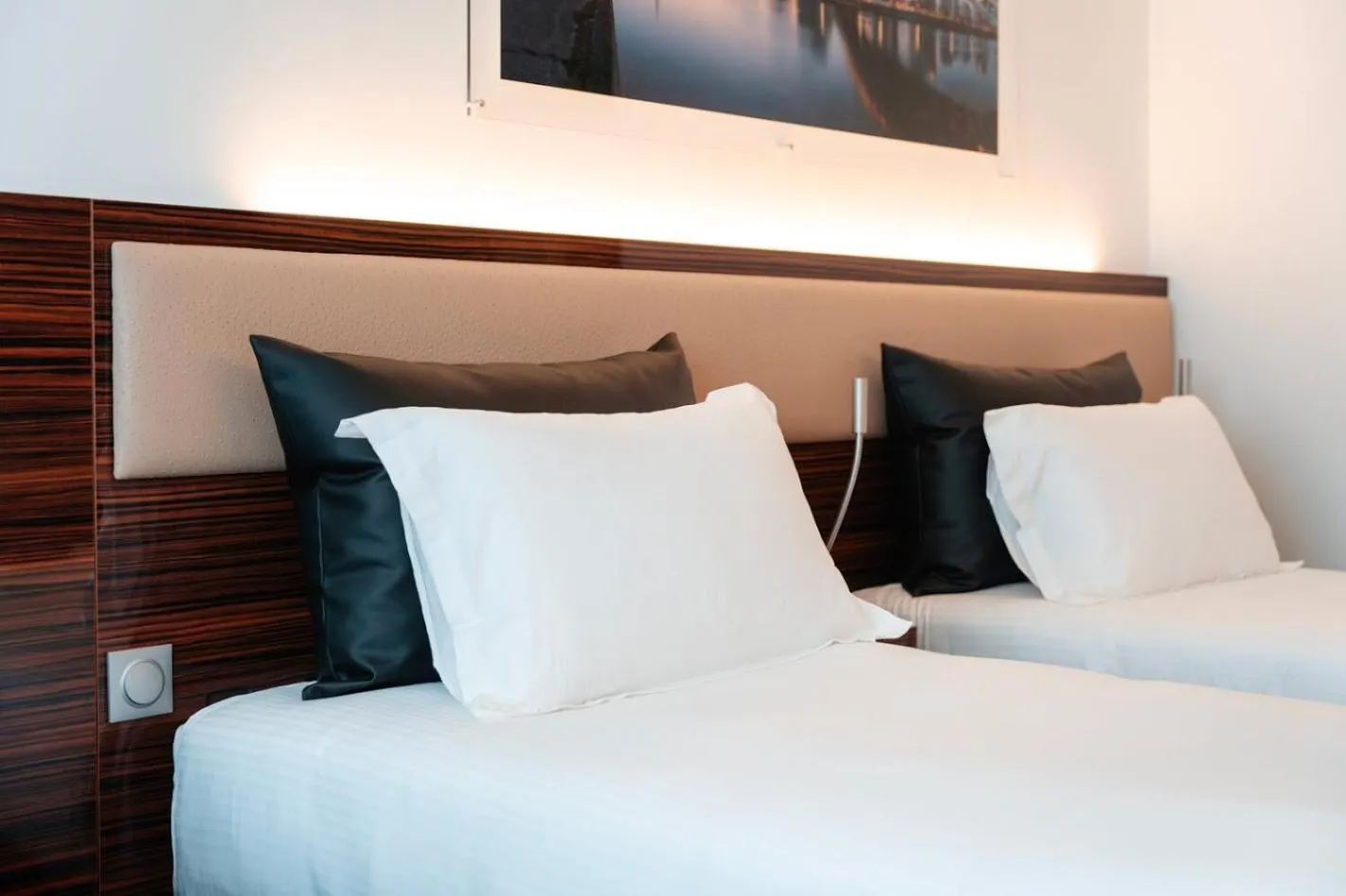 Bed in Westotel Taverny - Paris Val-d'Oise