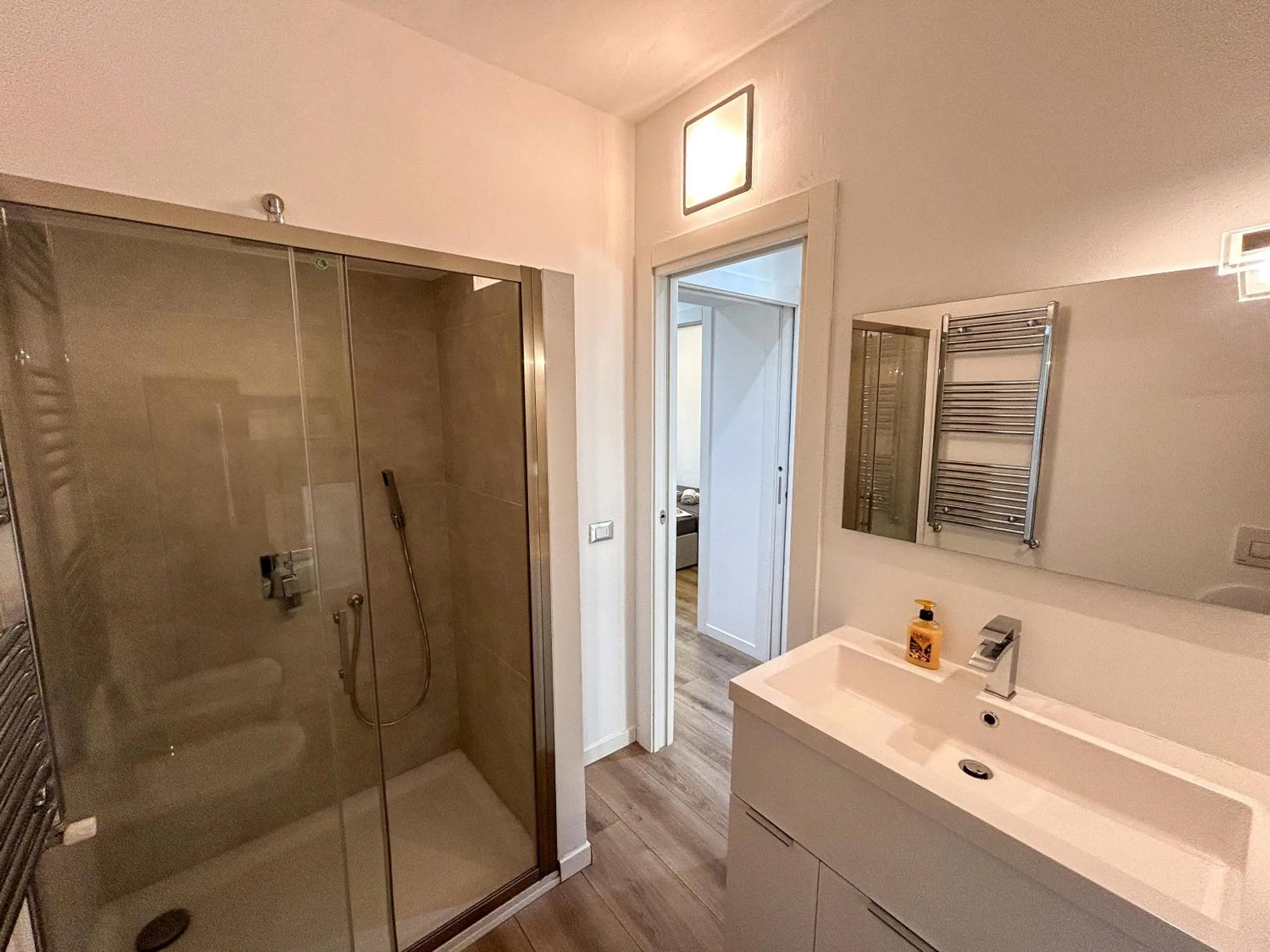 Shower in Suite & Charme in un palazzo storico di Bergamo