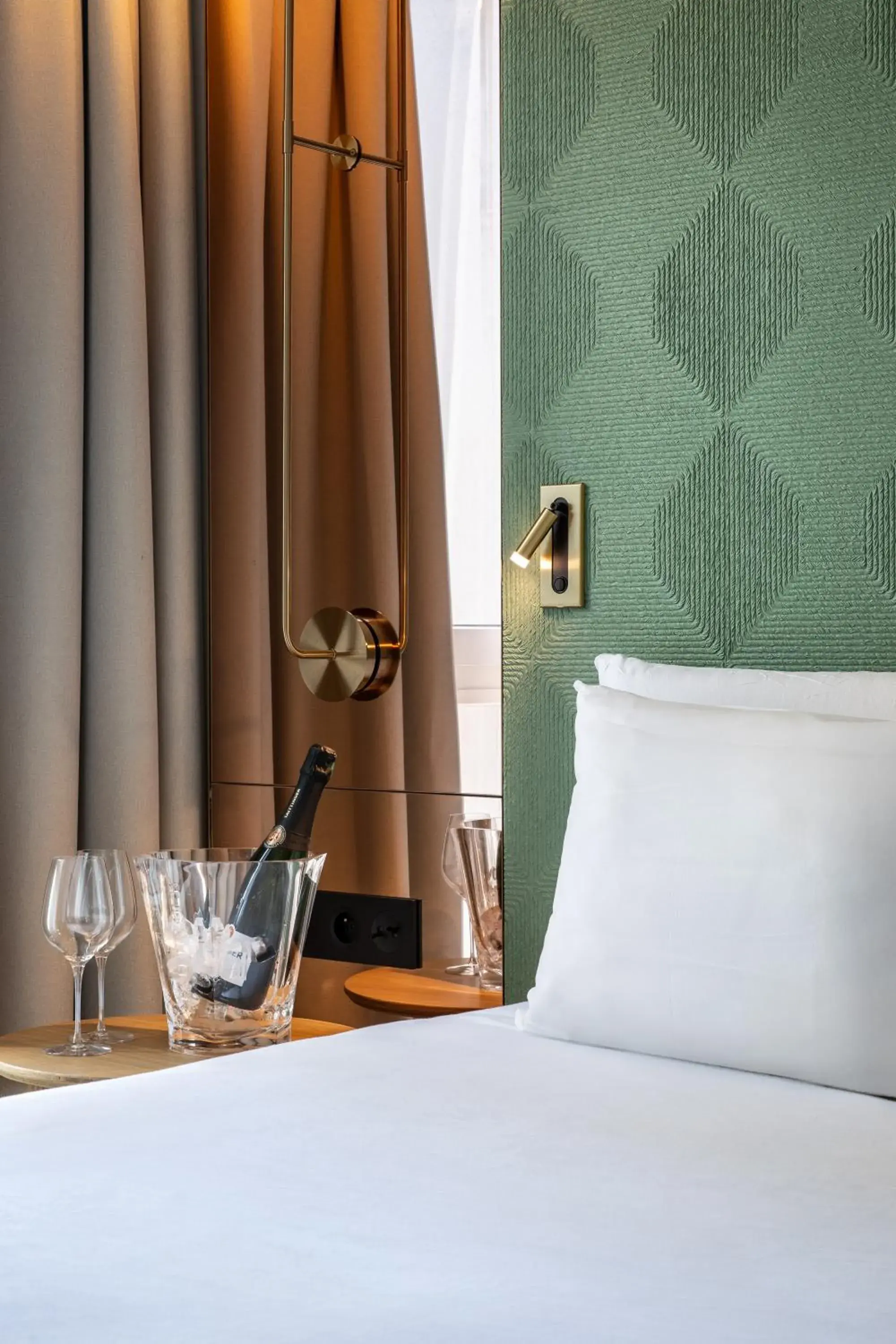 Standard Queen Room in Hôtel Kyriad Prestige Paris Asnieres Standard Queen Room in Hôtel Kyriad Prestige Paris Asnieres