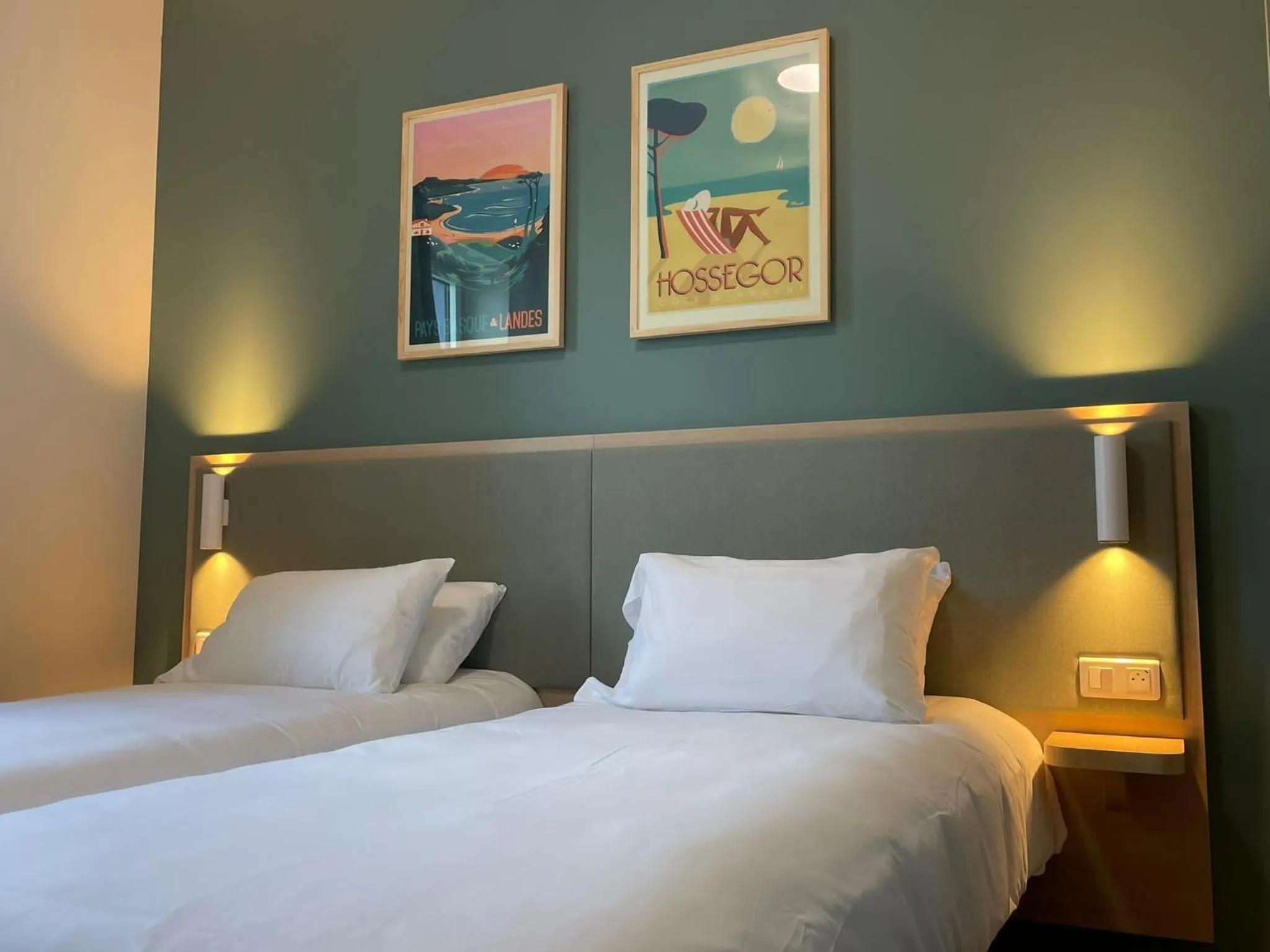 Bedroom, Bed in Kyriad Limoges - Ester