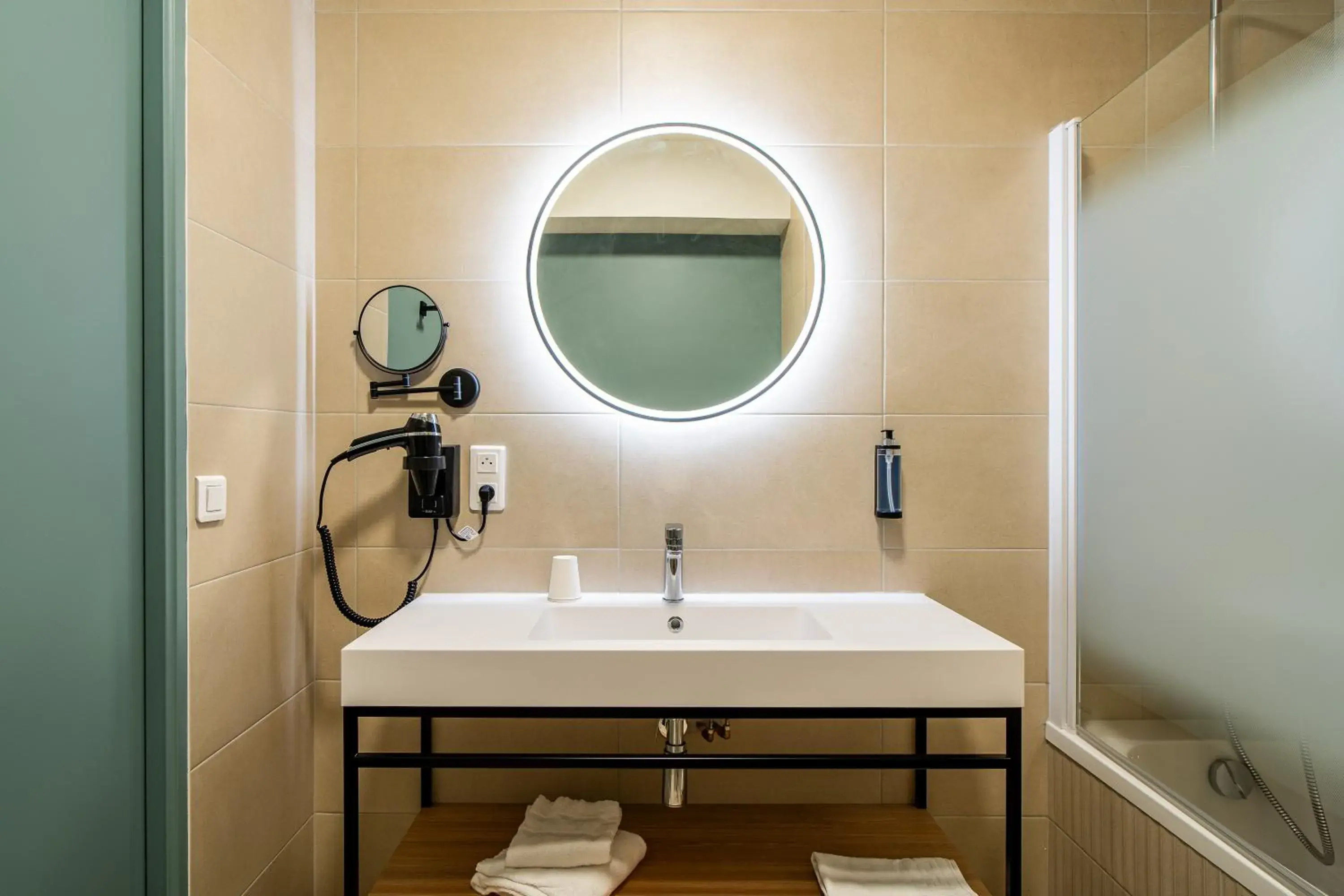 Standard Twin Room in Kyriad Limoges - Ester Standard Twin Room in Kyriad Limoges - Ester