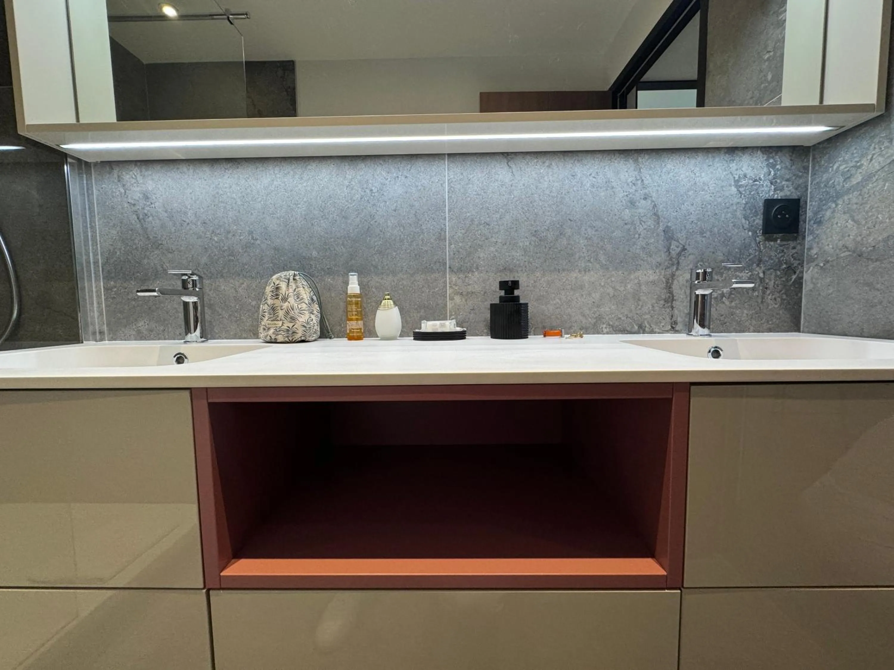 Bathroom in Kyriad Chateauroux Nord - Aéroport