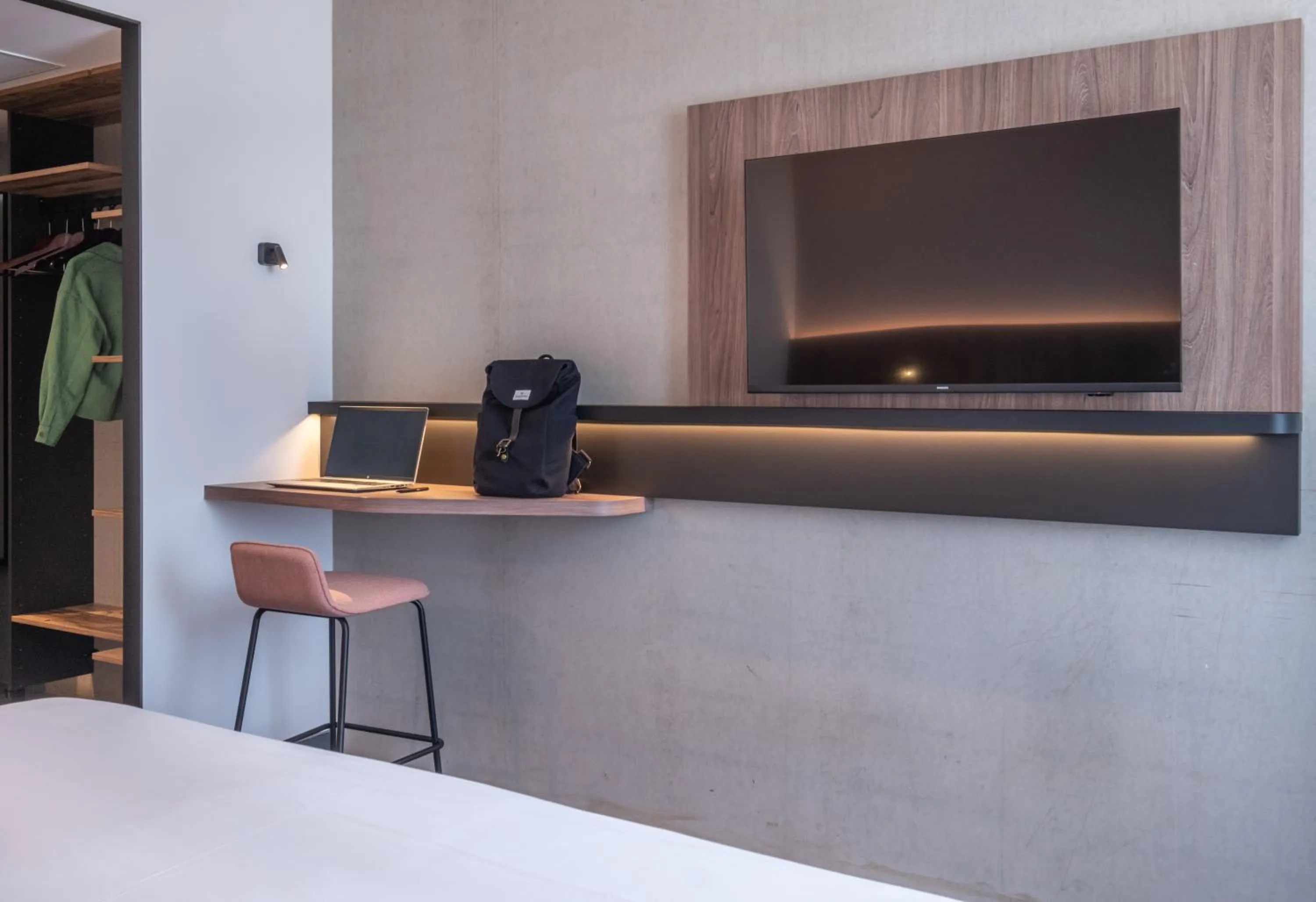 TV and multimedia, Bed in Kyriad Chateauroux Nord - Aéroport