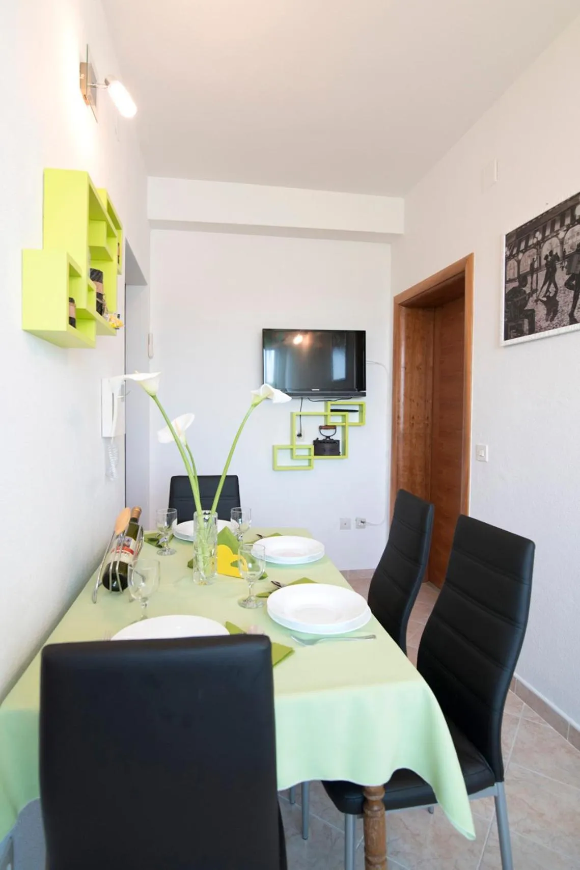 Dining area in Cozy apartment ISKRA