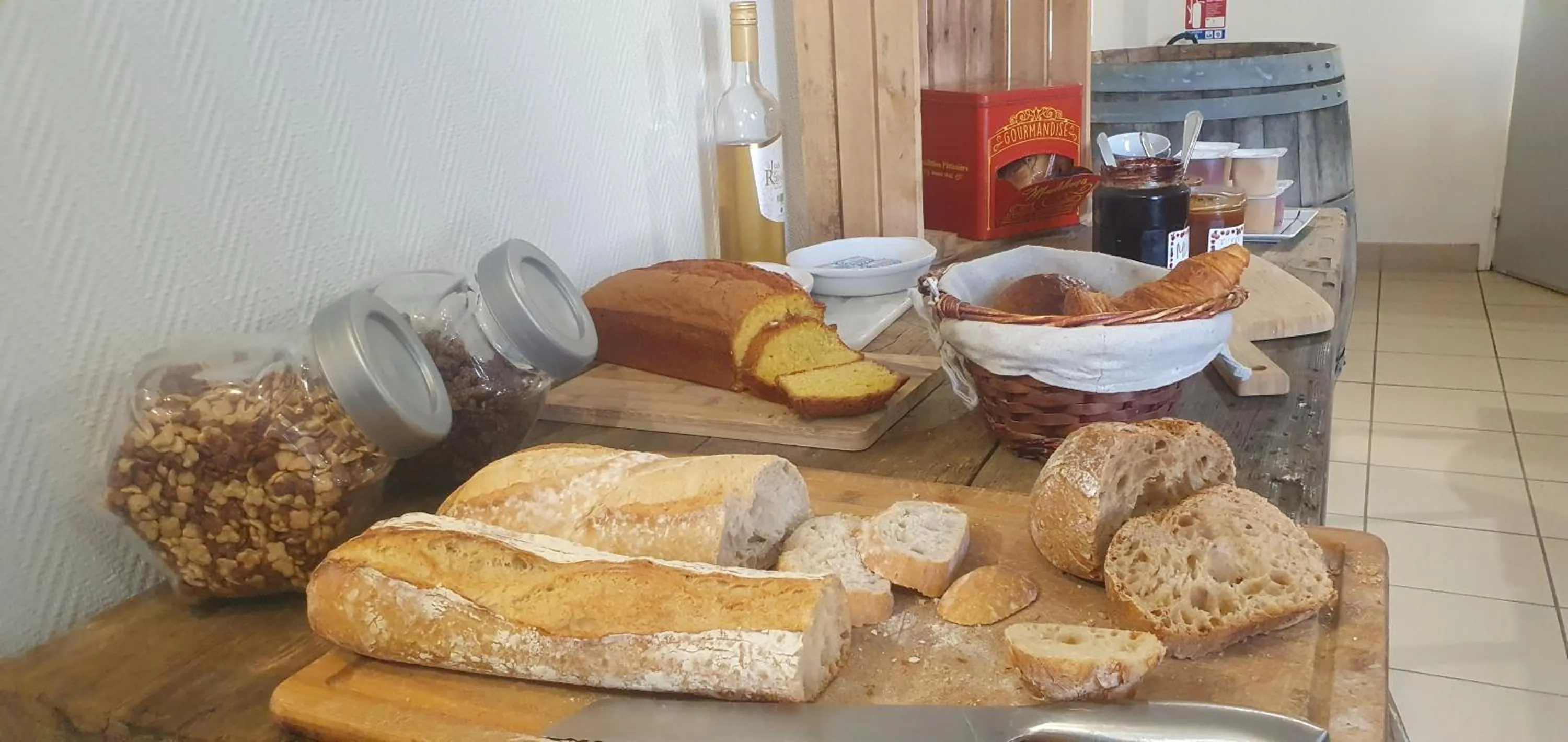 Restaurant/places to eat in Le Fin Chapon