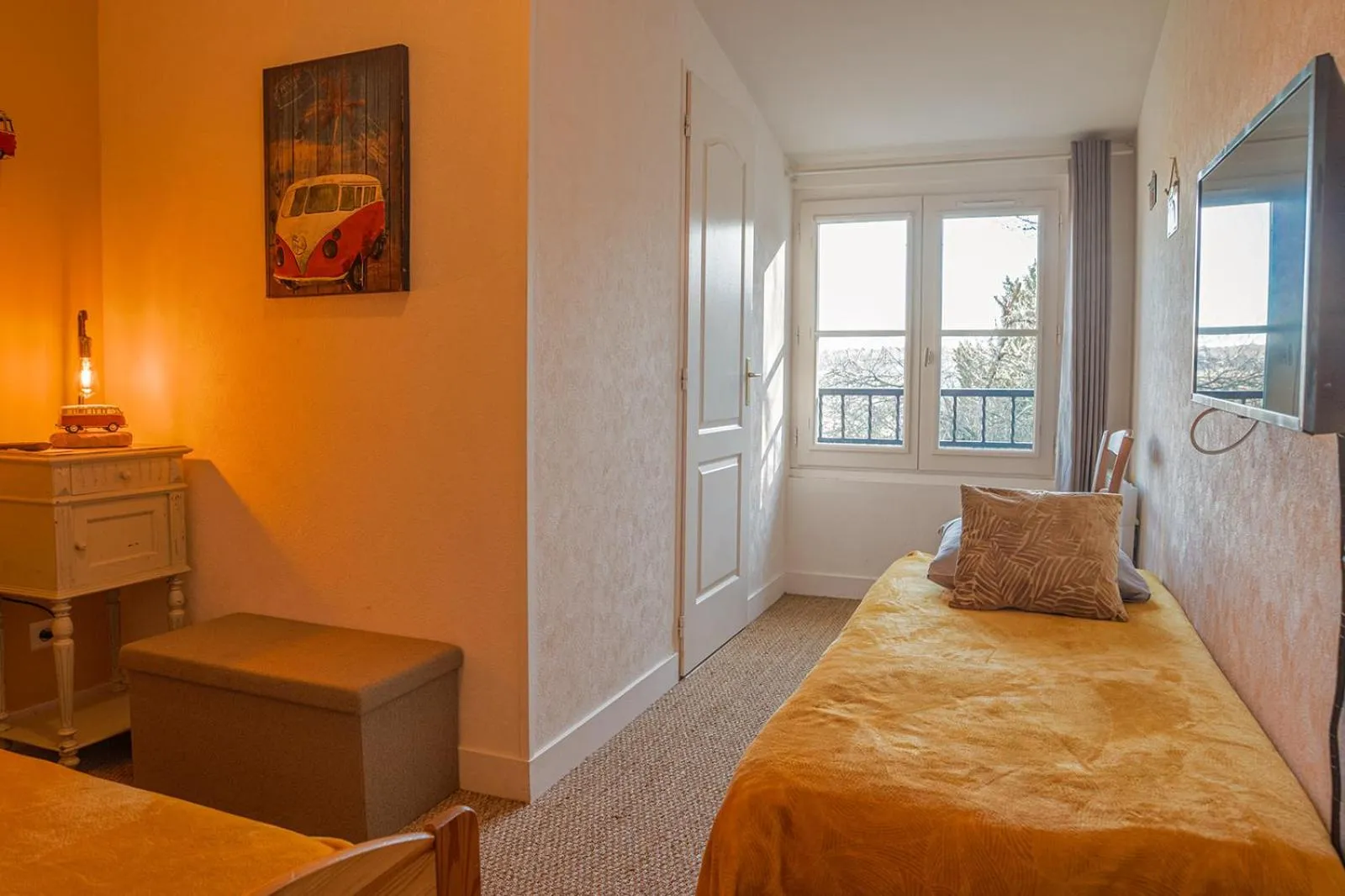 Bedroom, Bed in Hotel Auberge du Fin Chapon