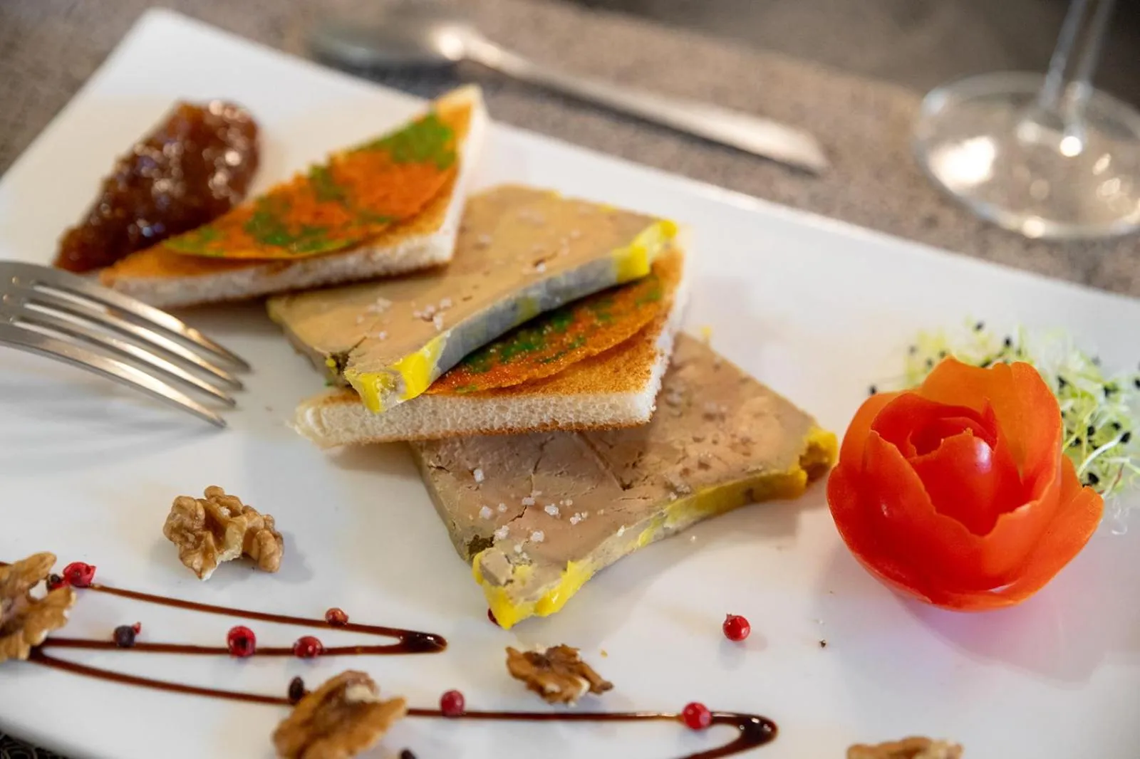 Restaurant/places to eat in Hotel Auberge du Fin Chapon