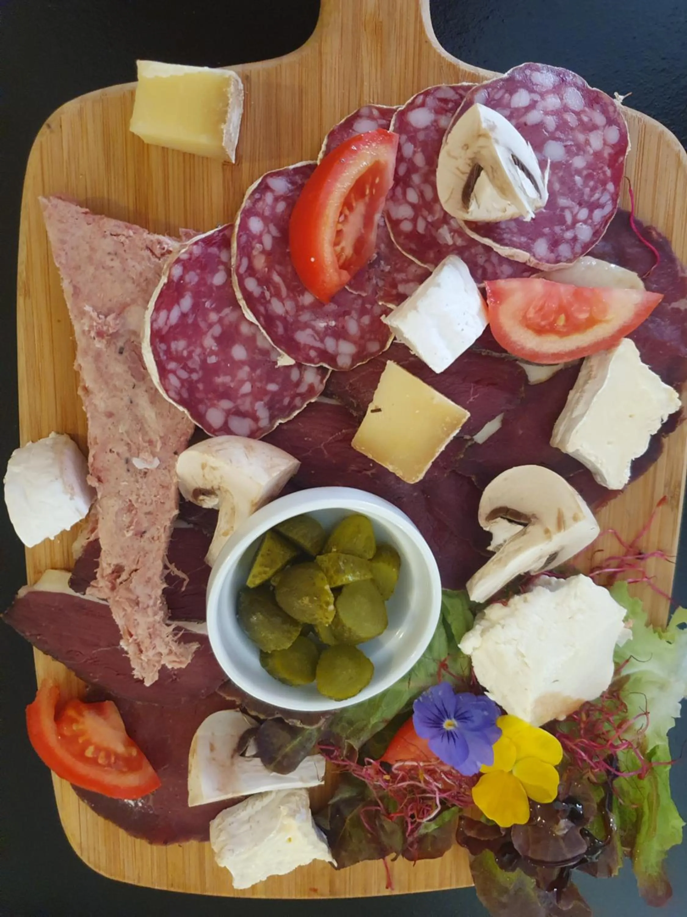 Restaurant/places to eat in Le Fin Chapon