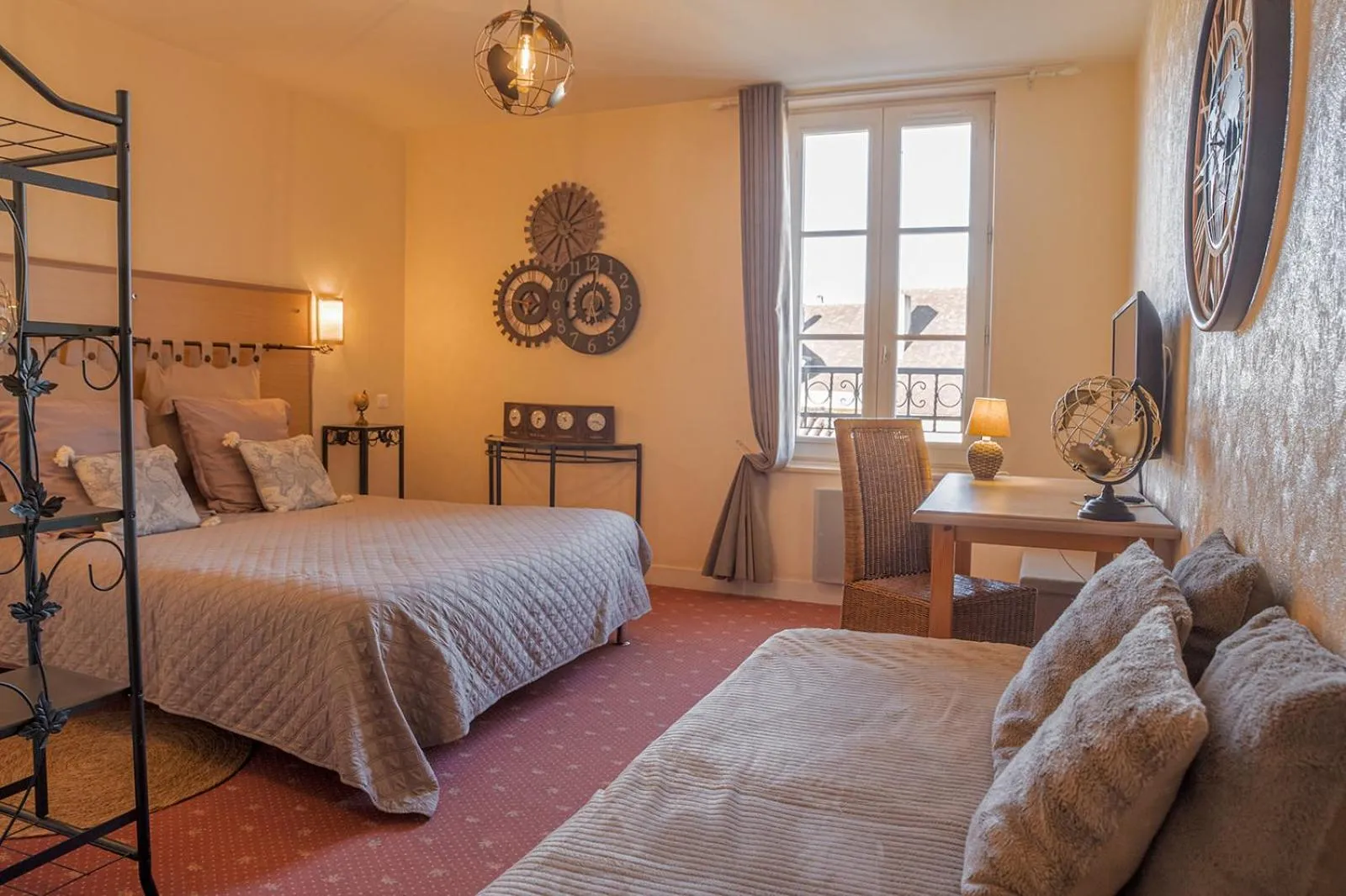 Bedroom, Bed in Hotel Auberge du Fin Chapon