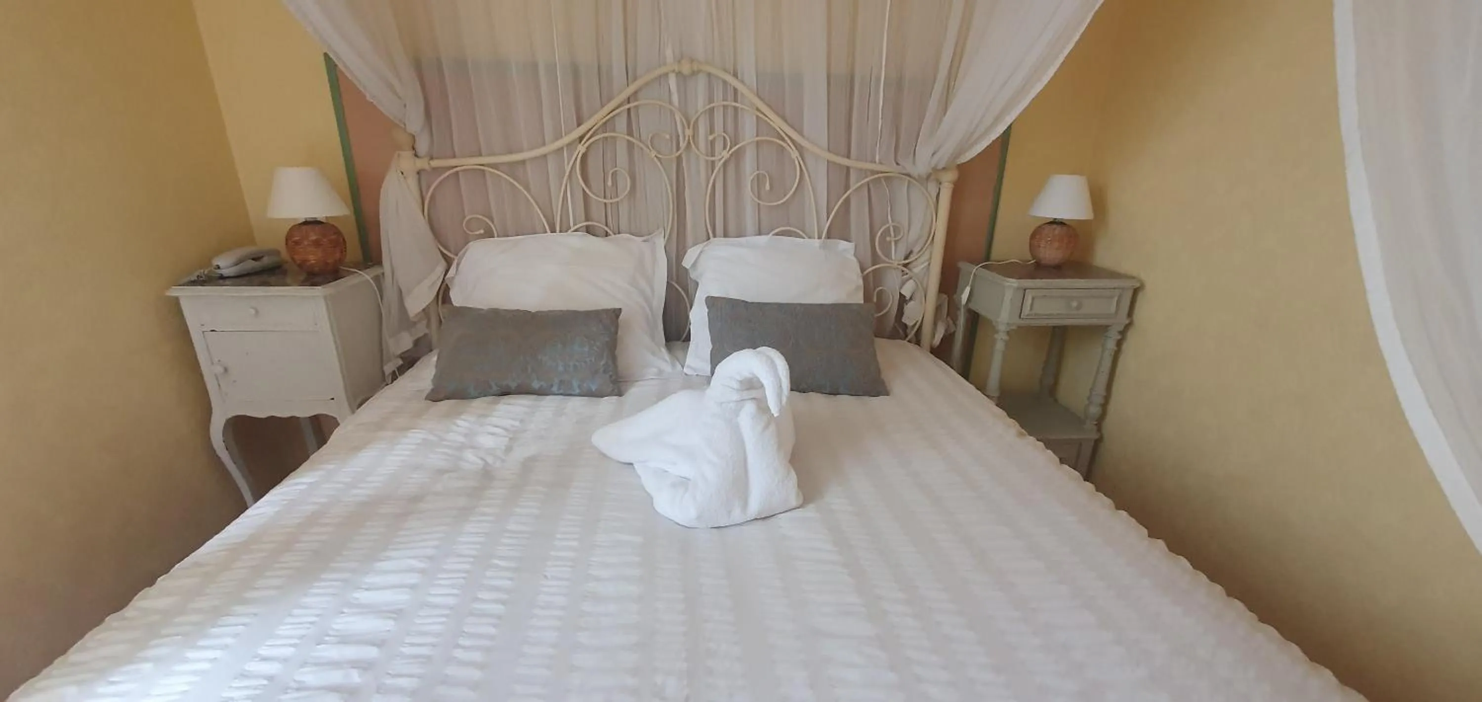 Bed in Le Fin Chapon