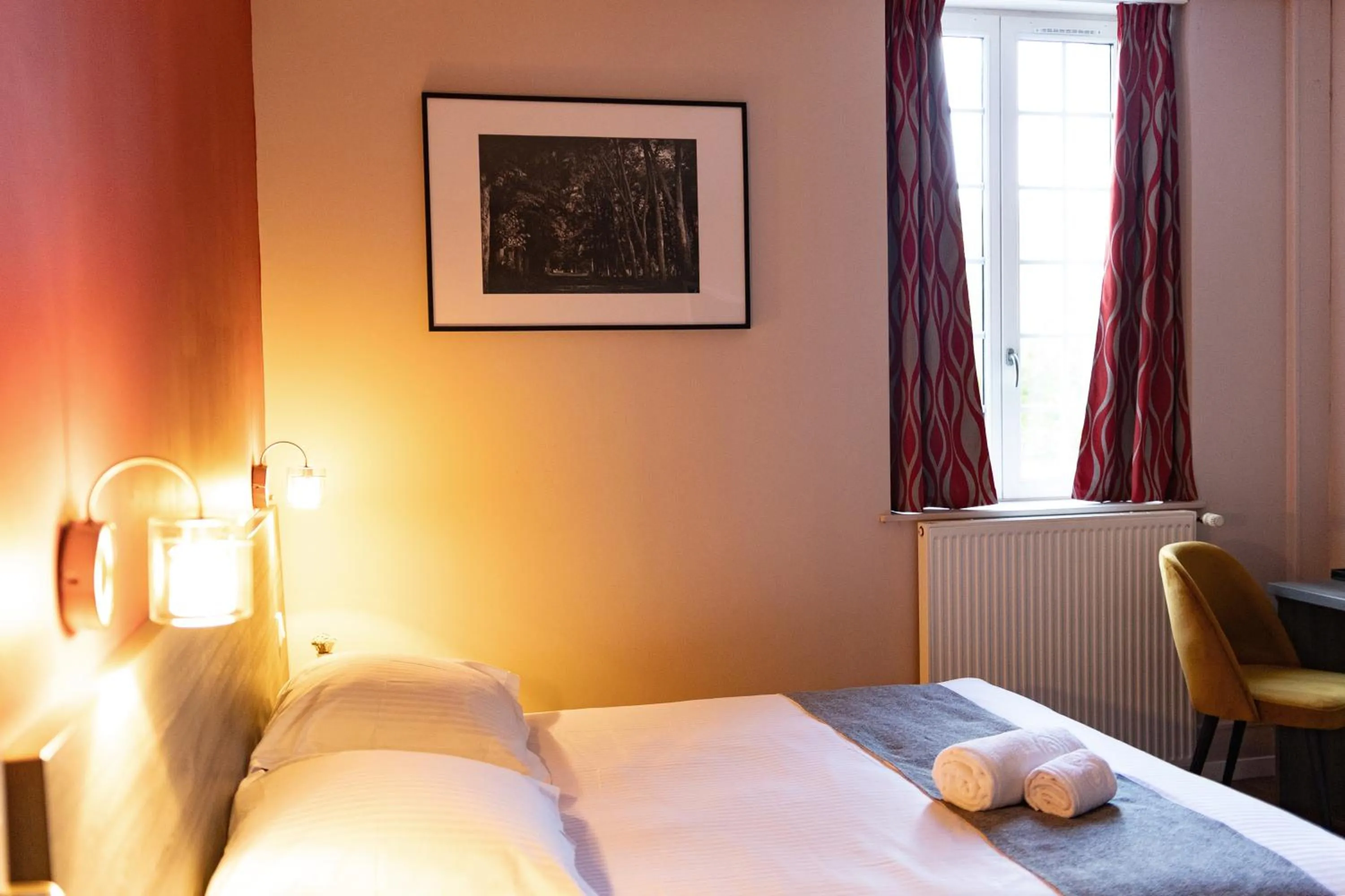 Bed in Hôtel restaurant La Grand Mare