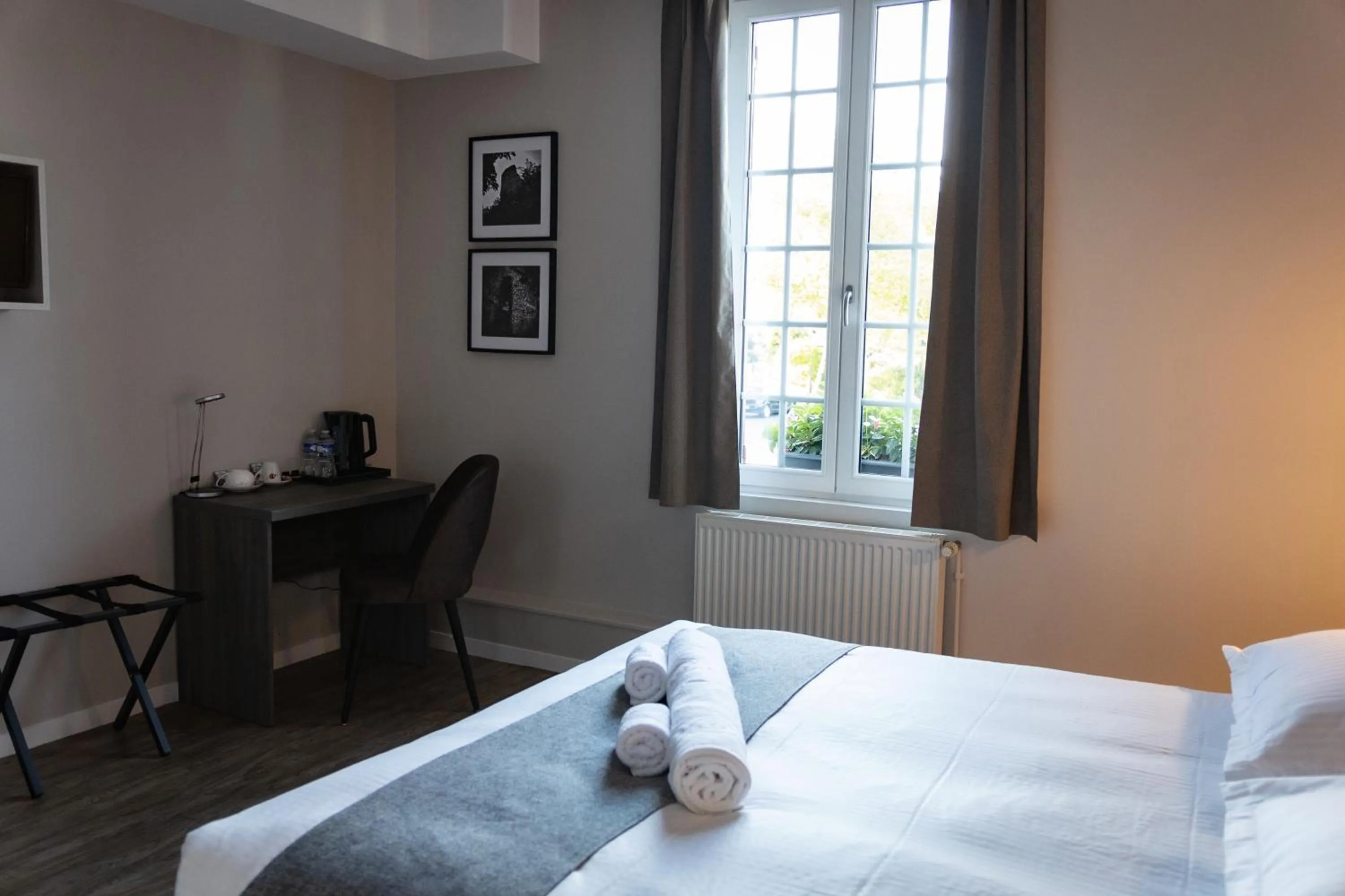 Bed in Hôtel restaurant La Grand Mare