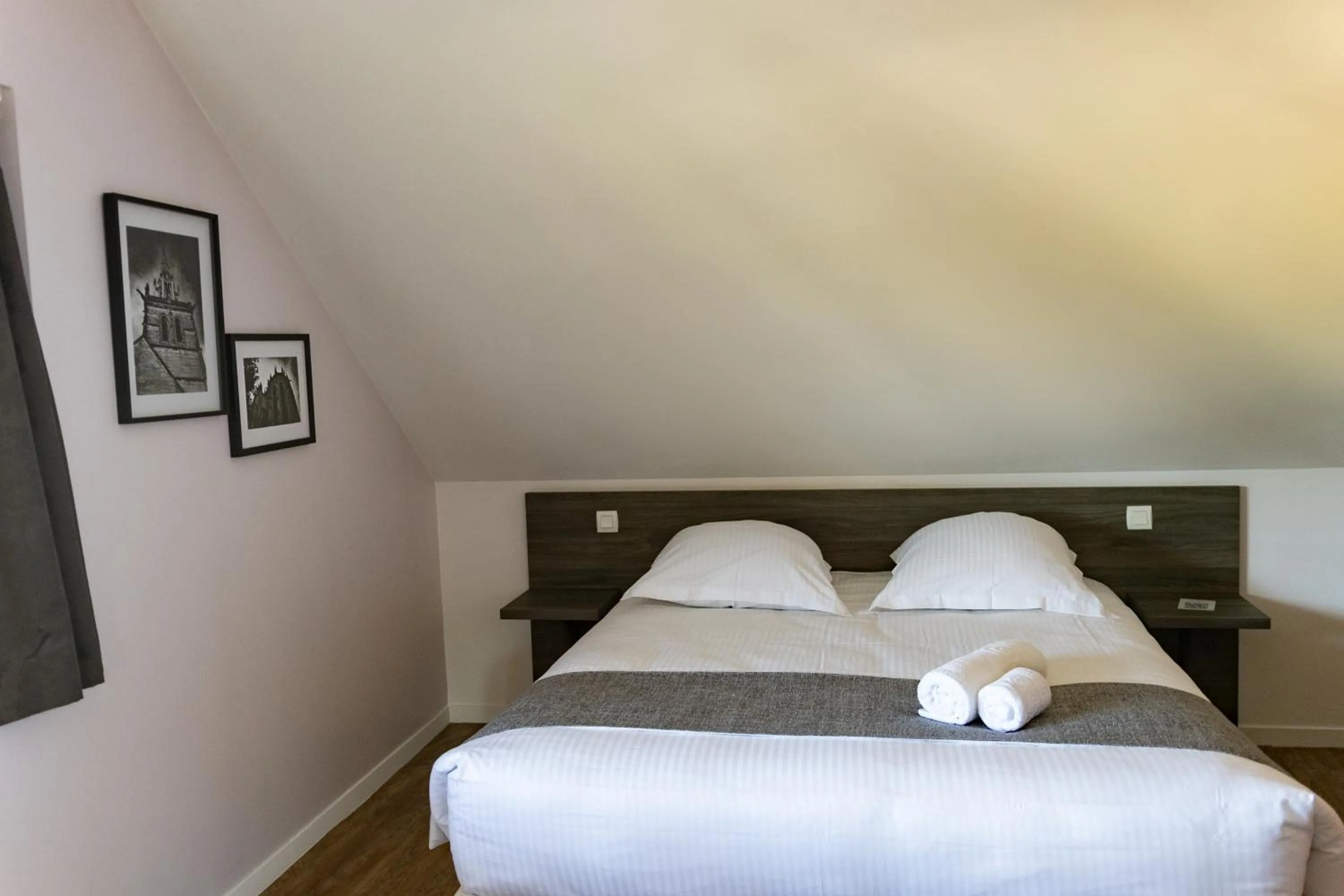 Bed in Hôtel restaurant La Grand Mare