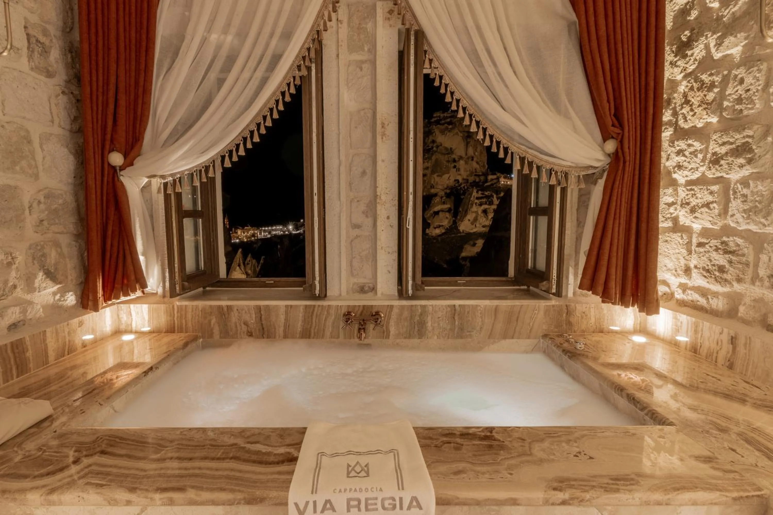 Hot Tub in Via Regia Cappadocia Hotel