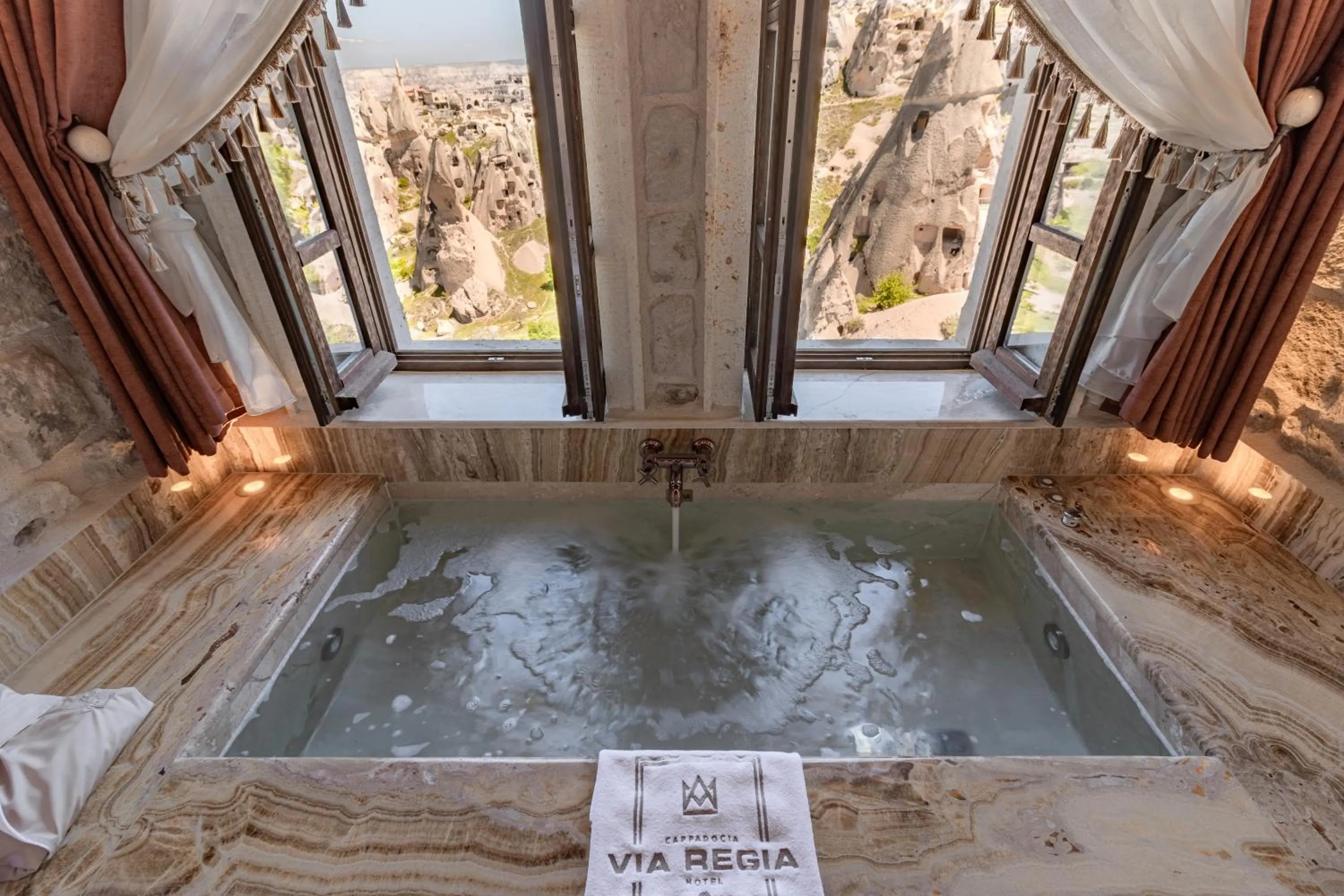 Hot Tub in Via Regia Cappadocia Hotel