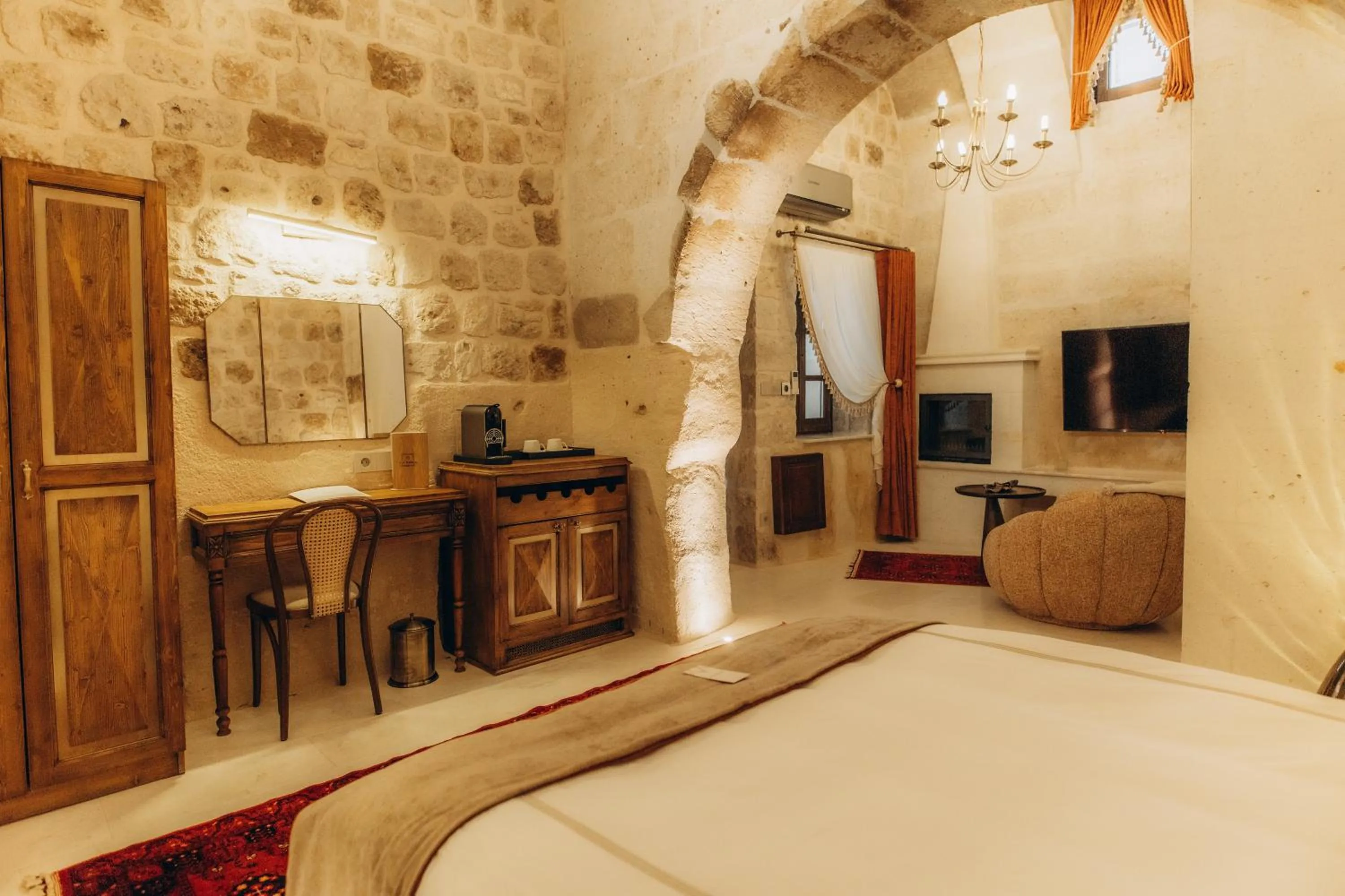 Bed in Via Regia Cappadocia Hotel