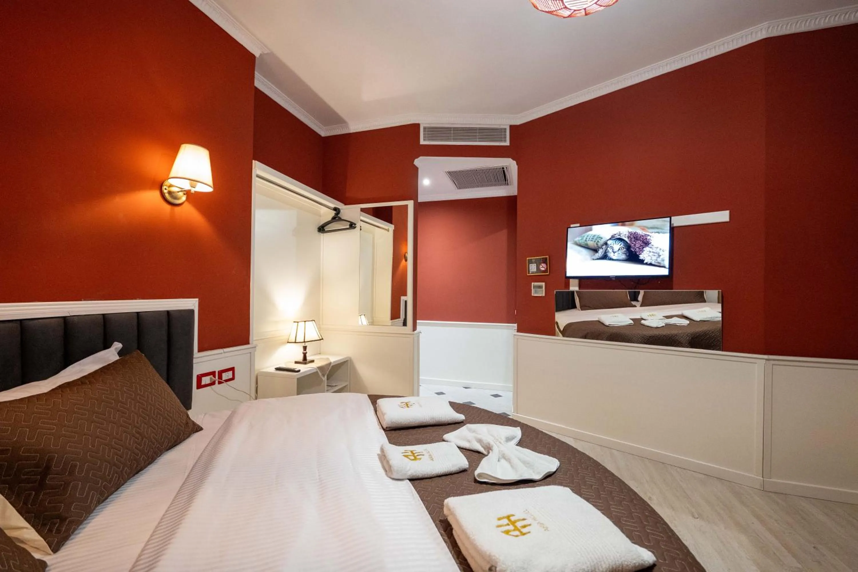 Photo of the whole room, Bed in Hotel Aria