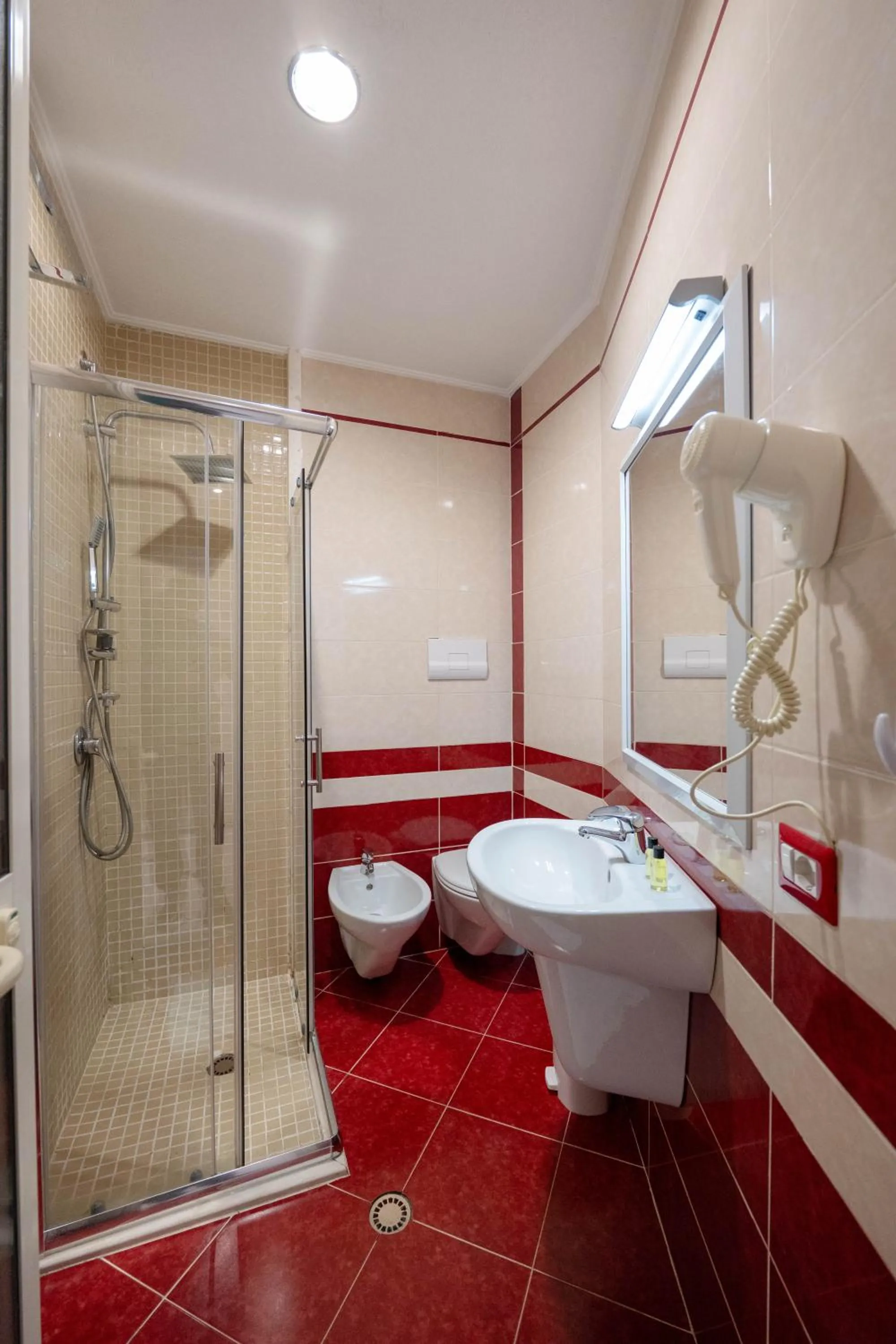 Shower in Hotel Aria