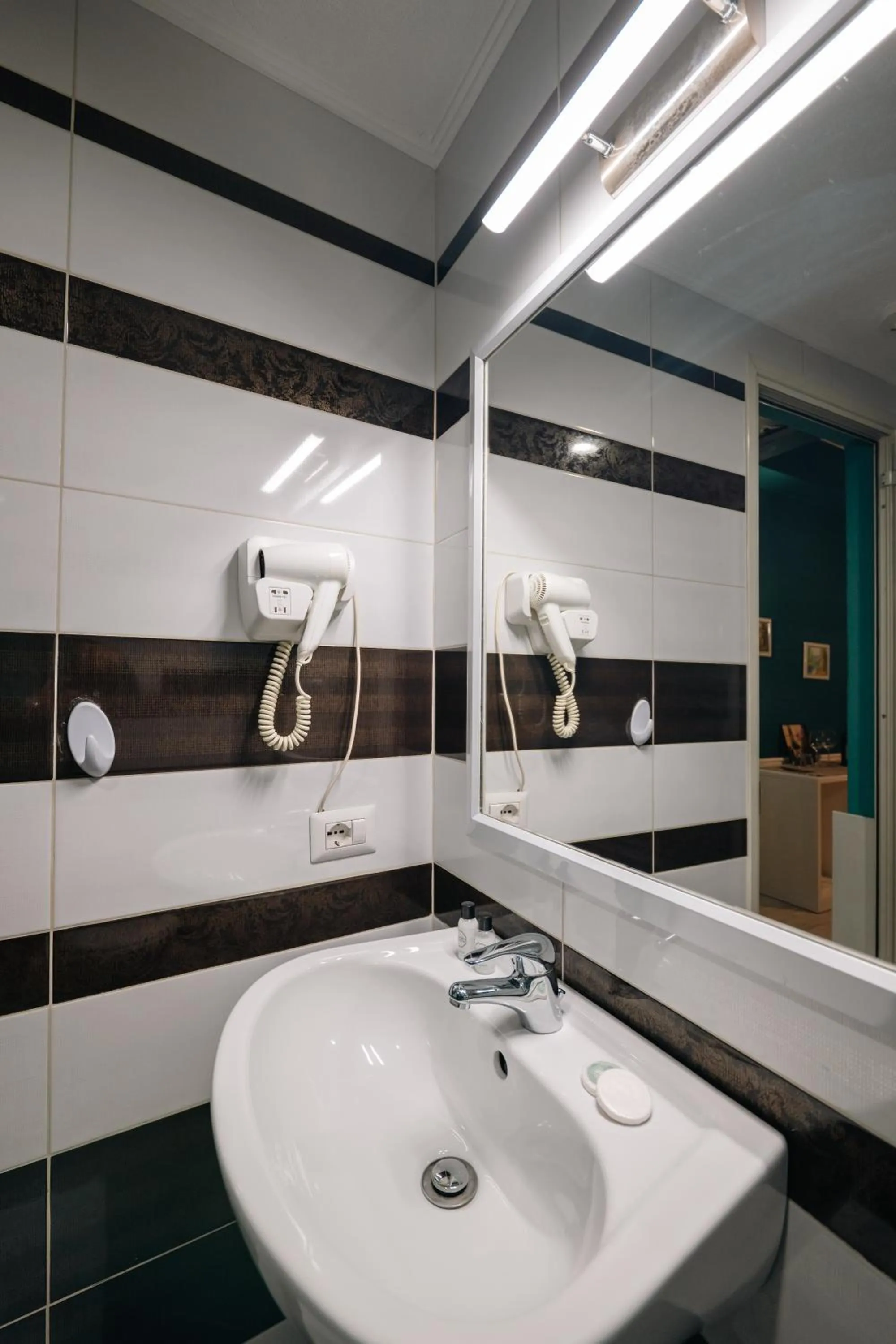 Shower in Hotel Aria