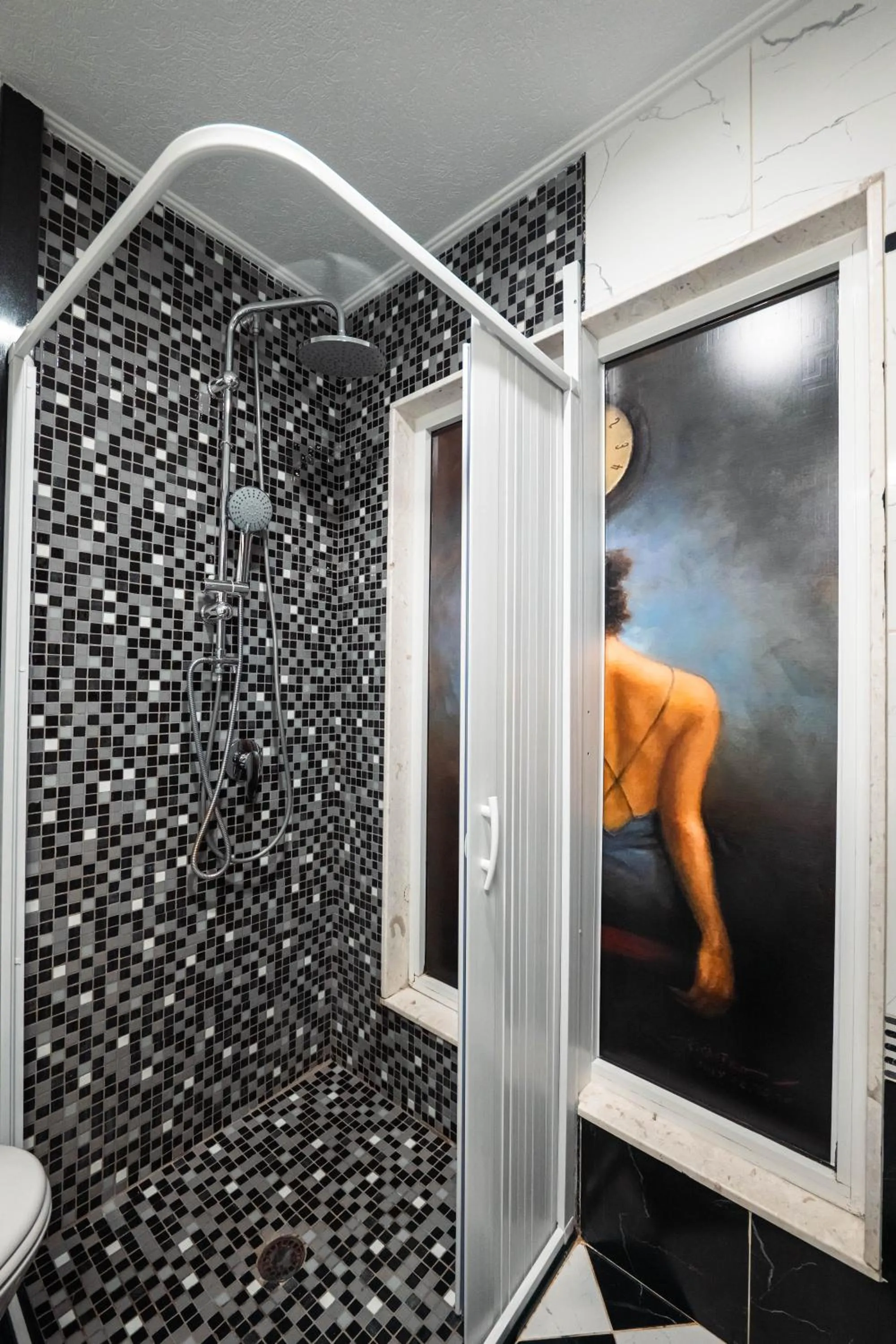 Shower in Hotel Aria