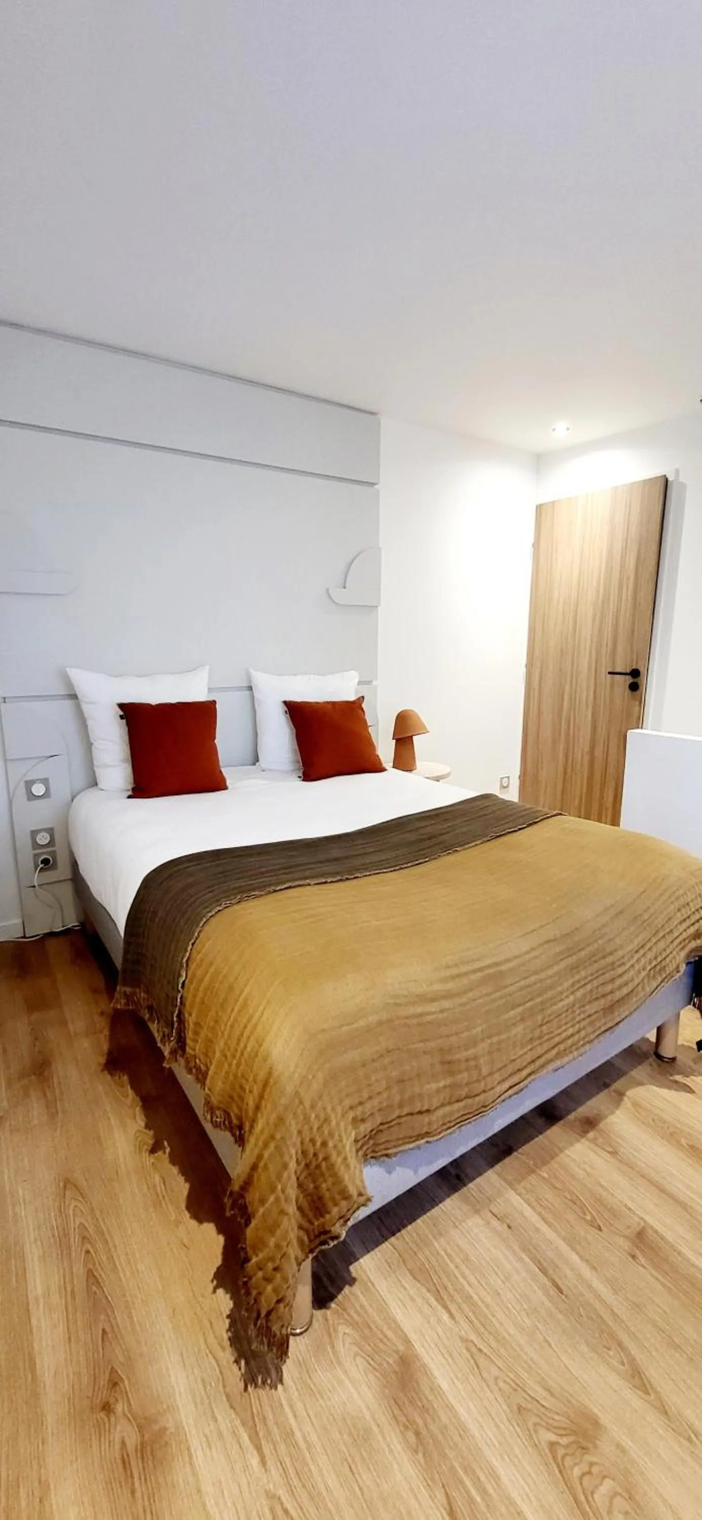 Bedroom, Bed in Setclub Hôtel & Spa Aix-en-Provence