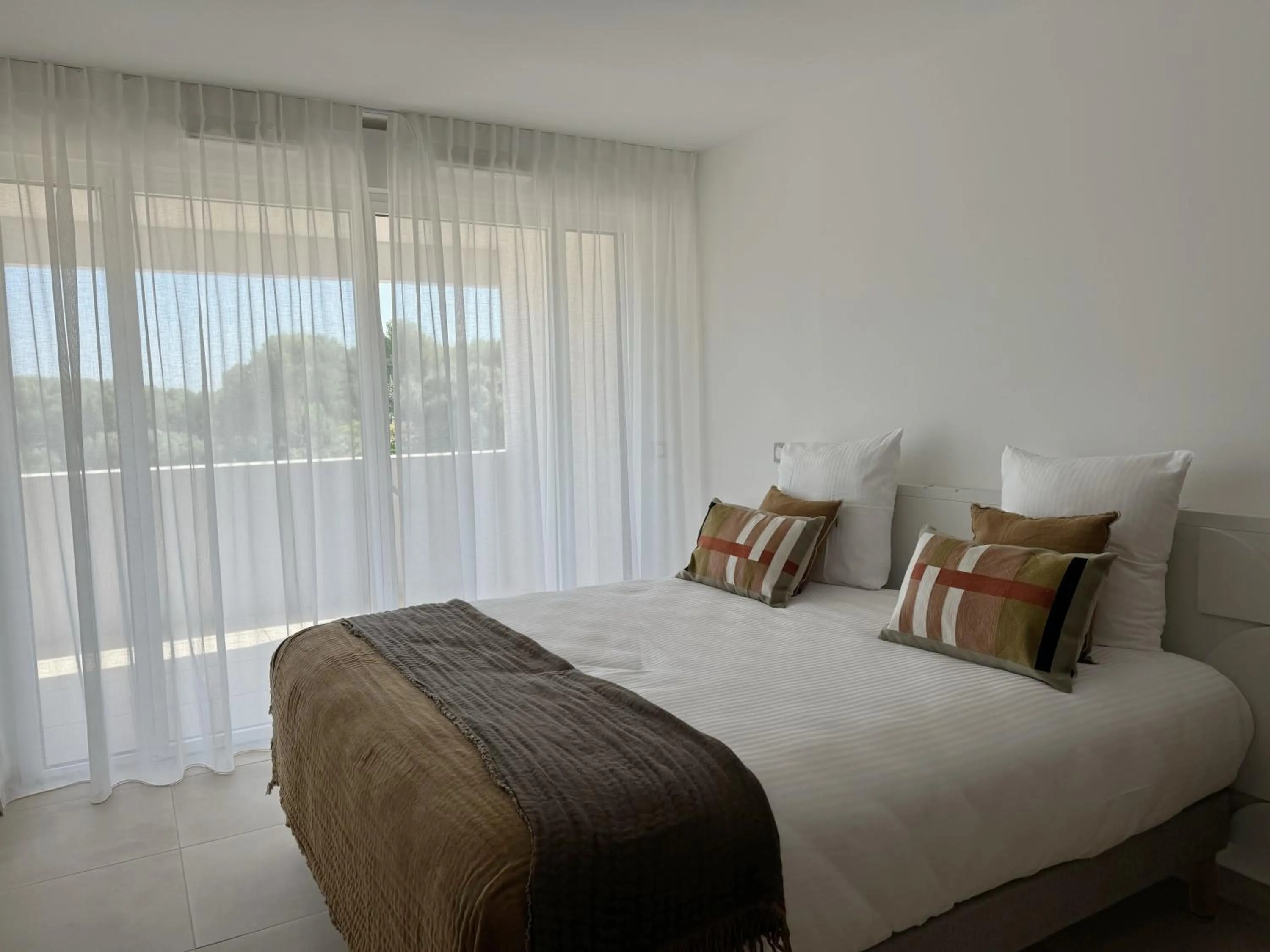 Bedroom, Bed in Setclub Hôtel & Spa Aix-en-Provence