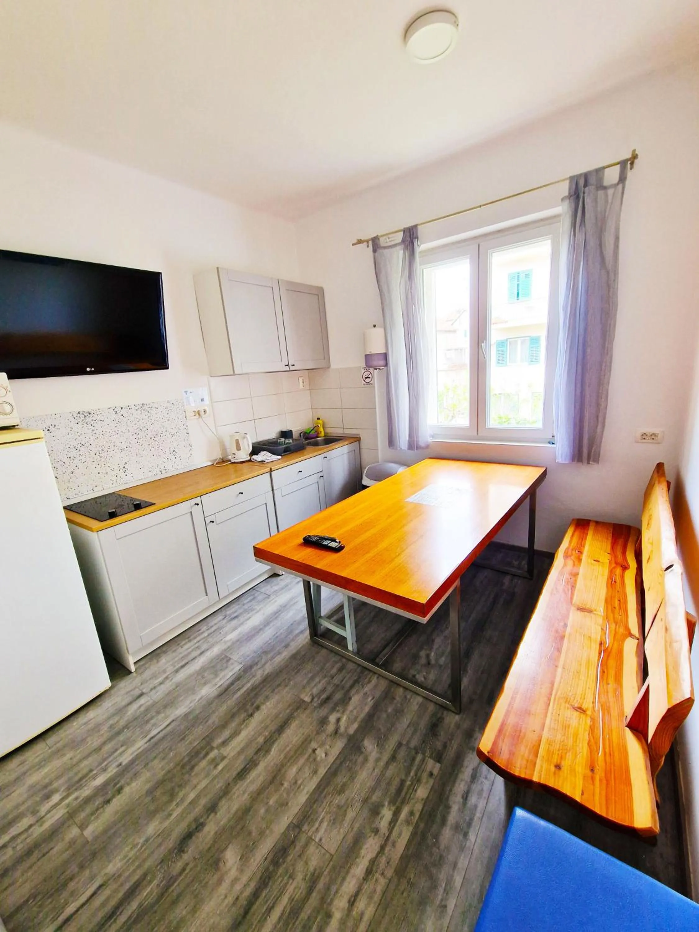 TV and multimedia in Croparadise Hostel