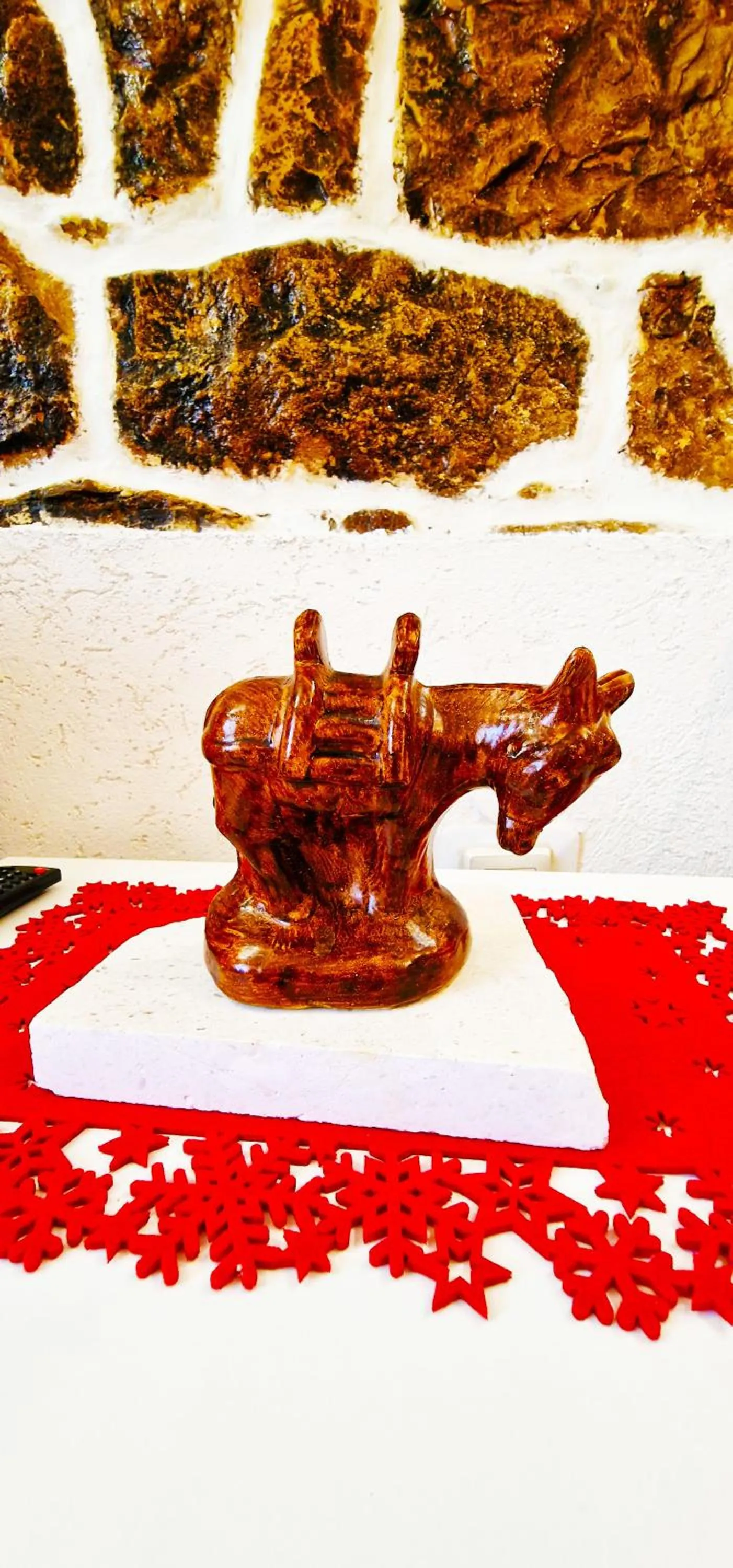 Decorative detail in Croparadise Hostel