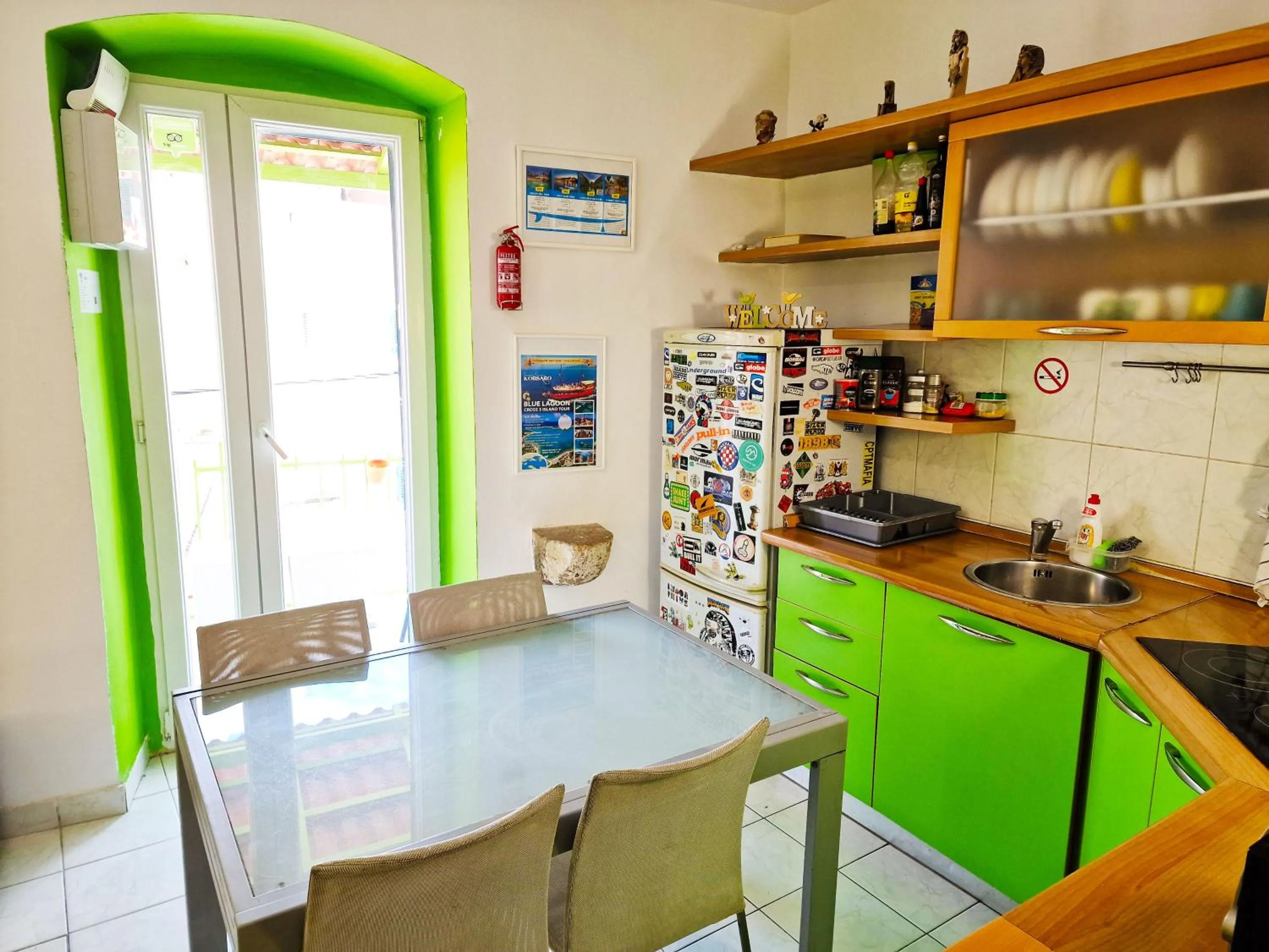 Kitchen or kitchenette in Croparadise Hostel