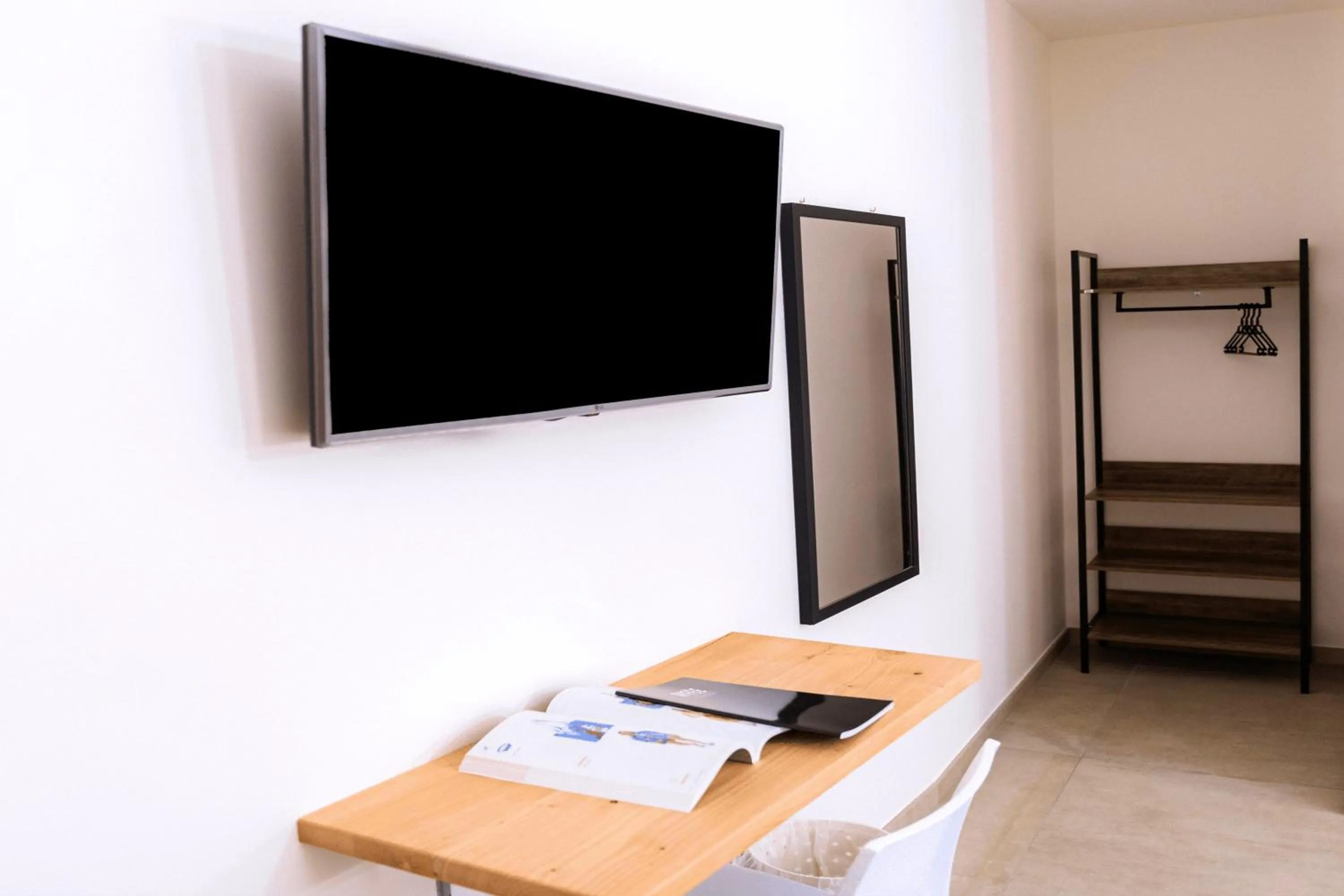 TV and multimedia in Art Boutique Rooms
