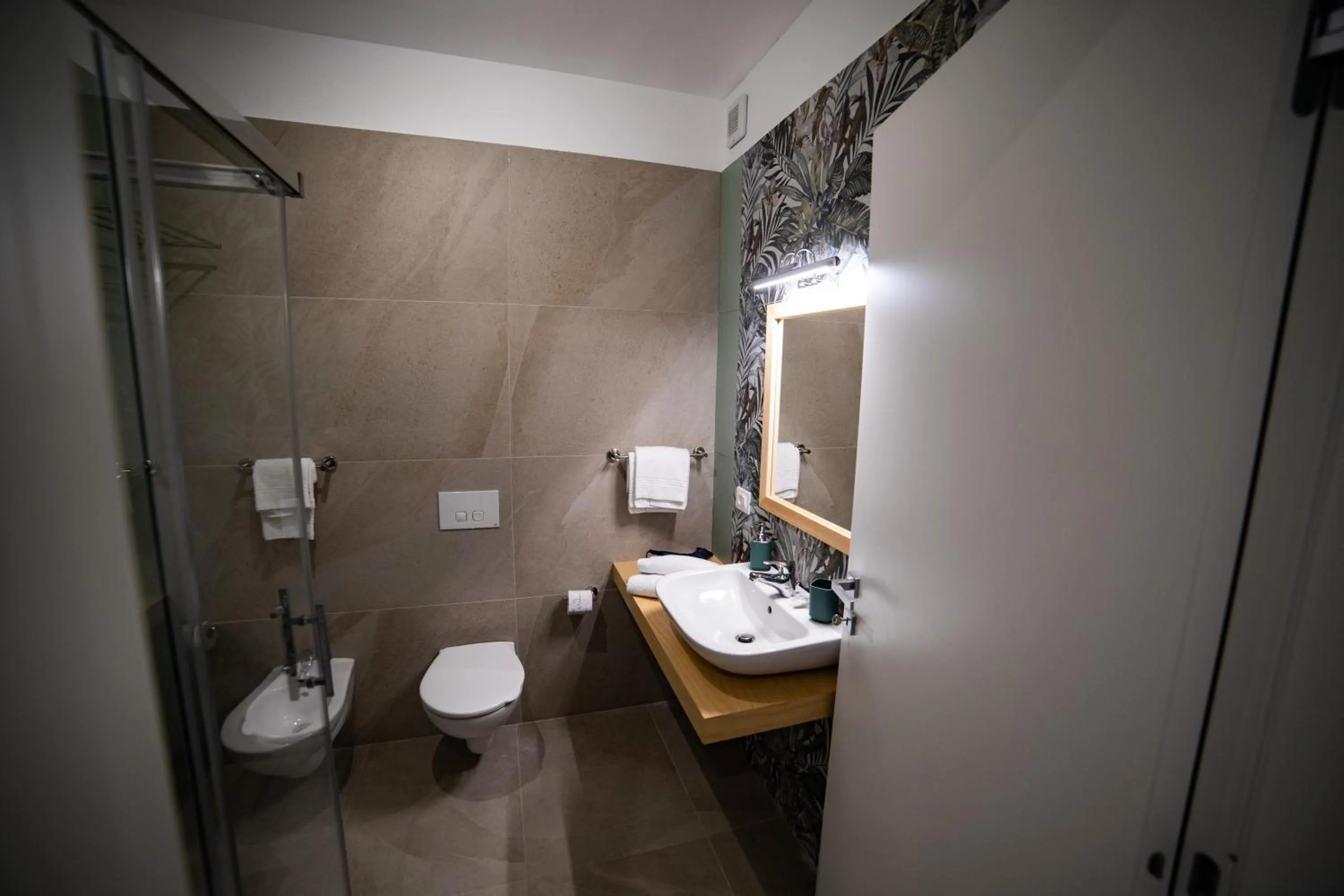 Shower in Middle Town Palace