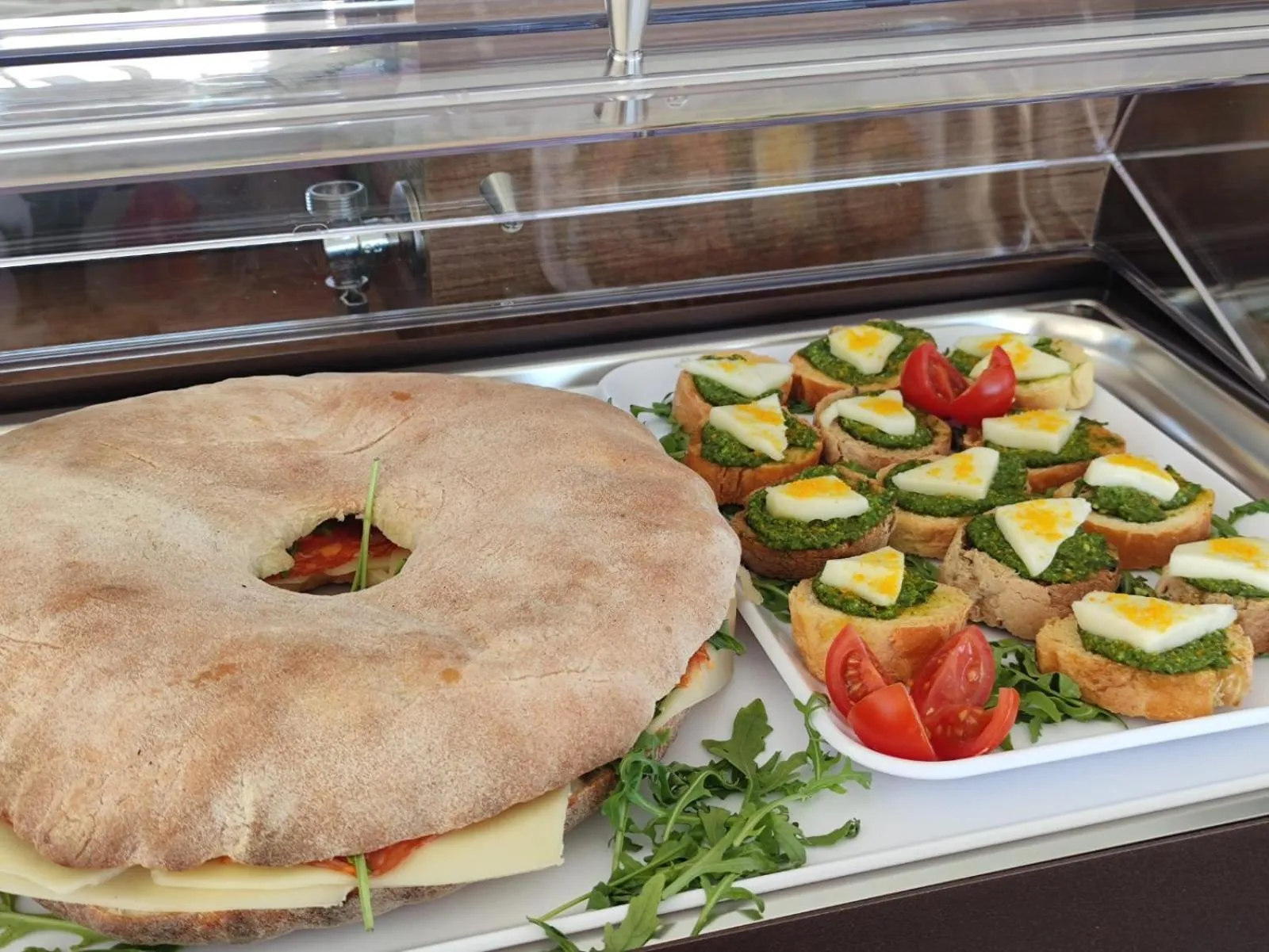 Food in Middle Town Palace