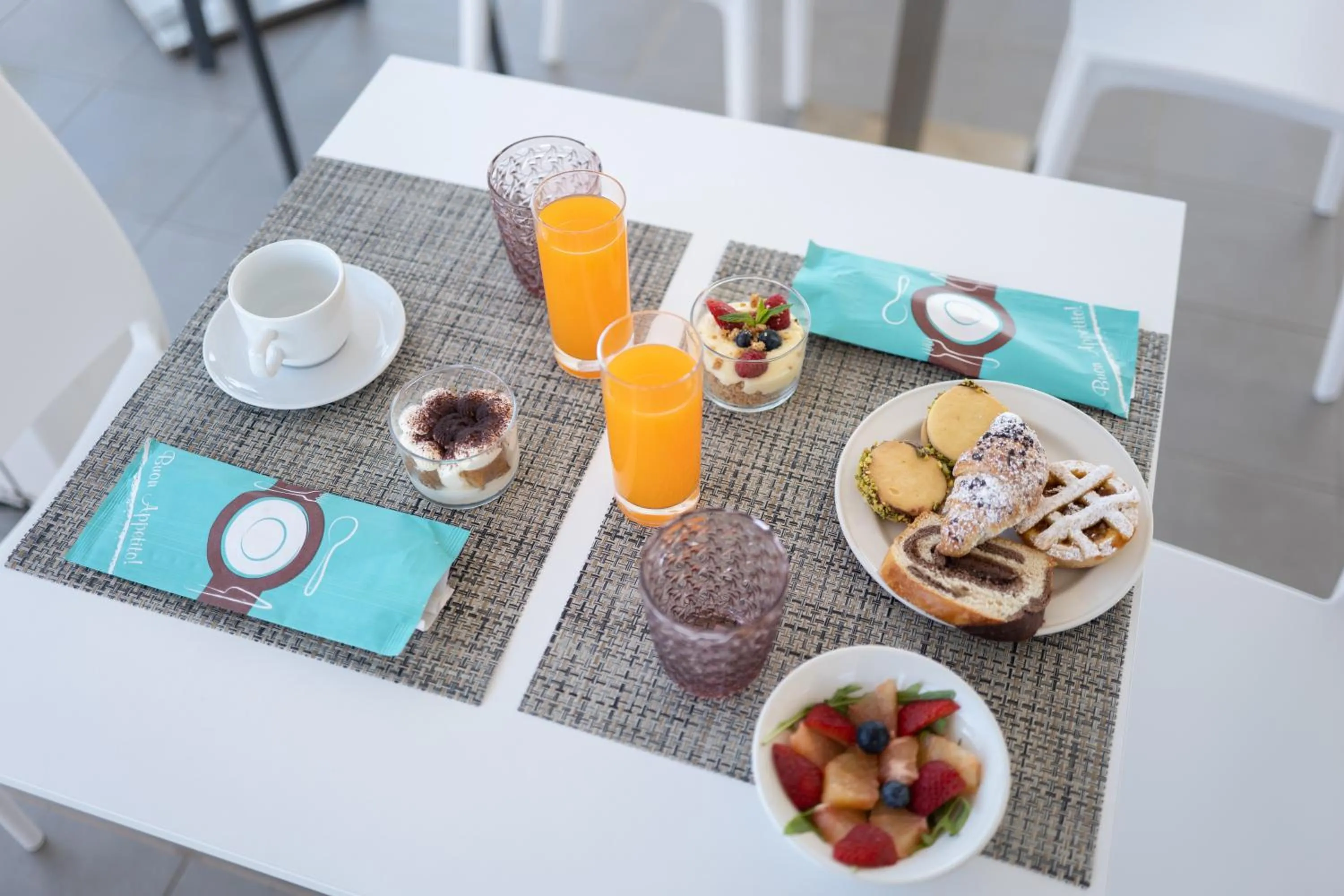 Food and drinks in Middle Town Palace