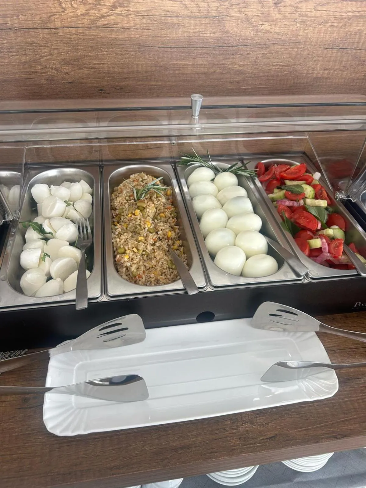 Buffet breakfast in Middle Town Palace