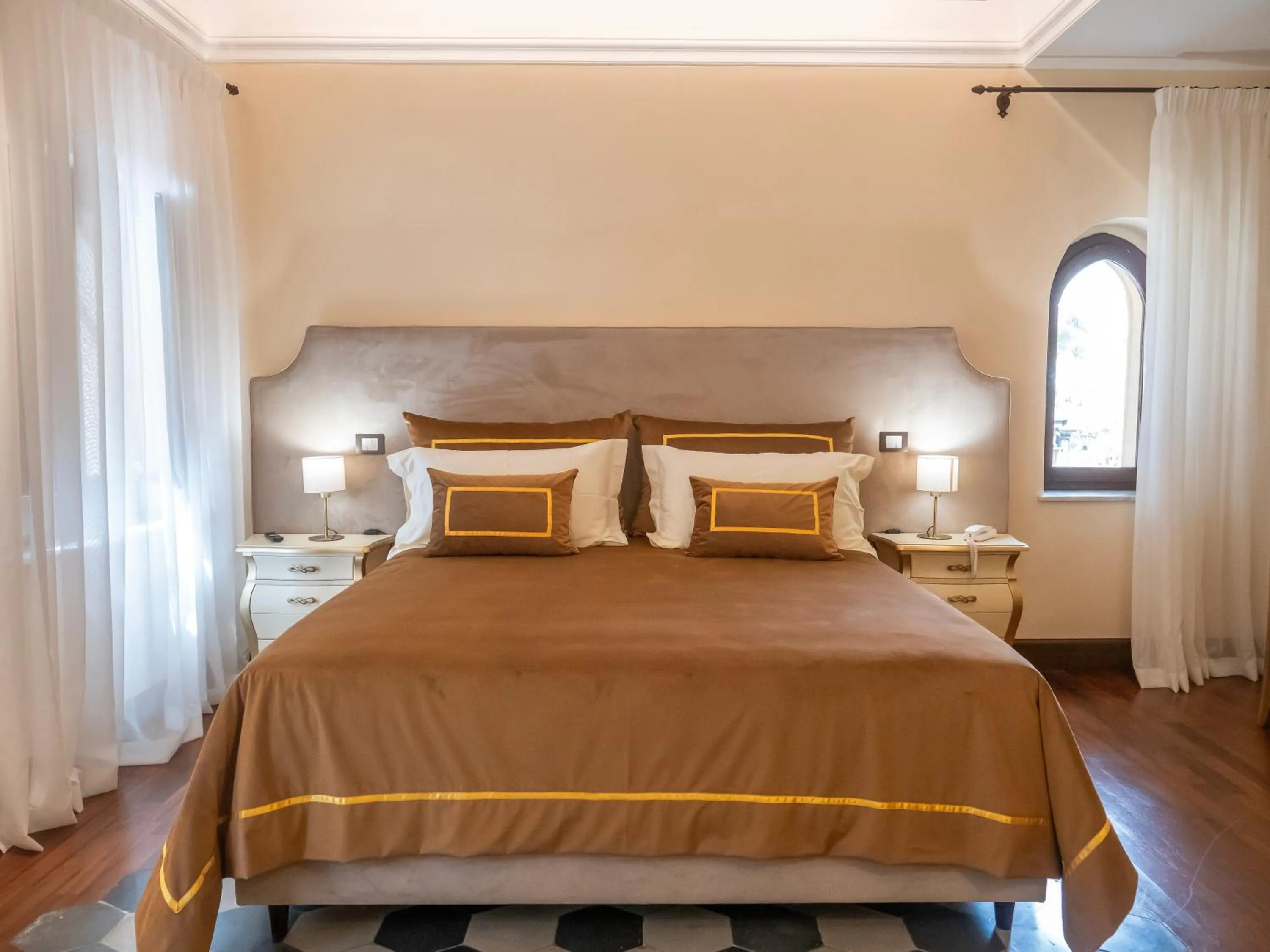 Bed in Villa Alliata di Pietratagliata