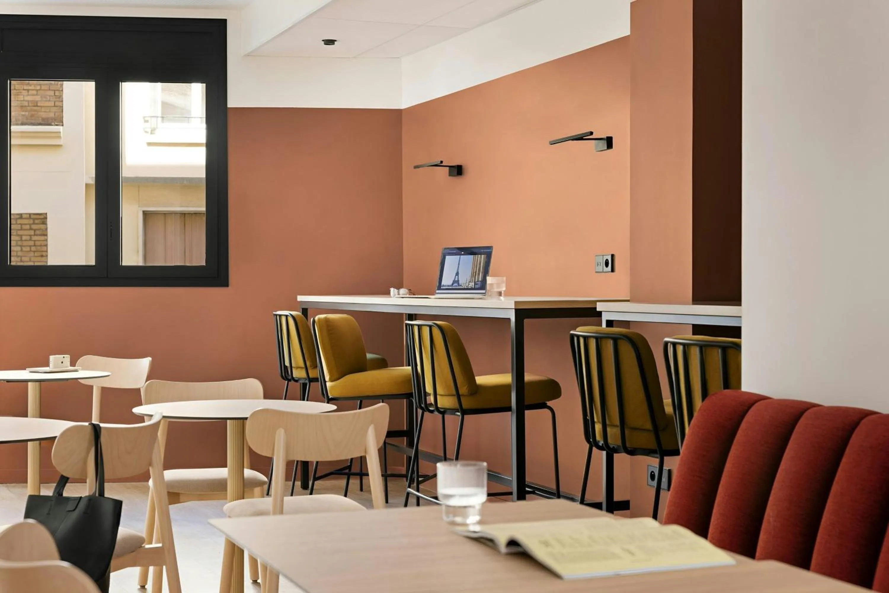 Lobby or reception in Yvette Hotel Porte de Versailles, Sonder by Marriott Bonvoy