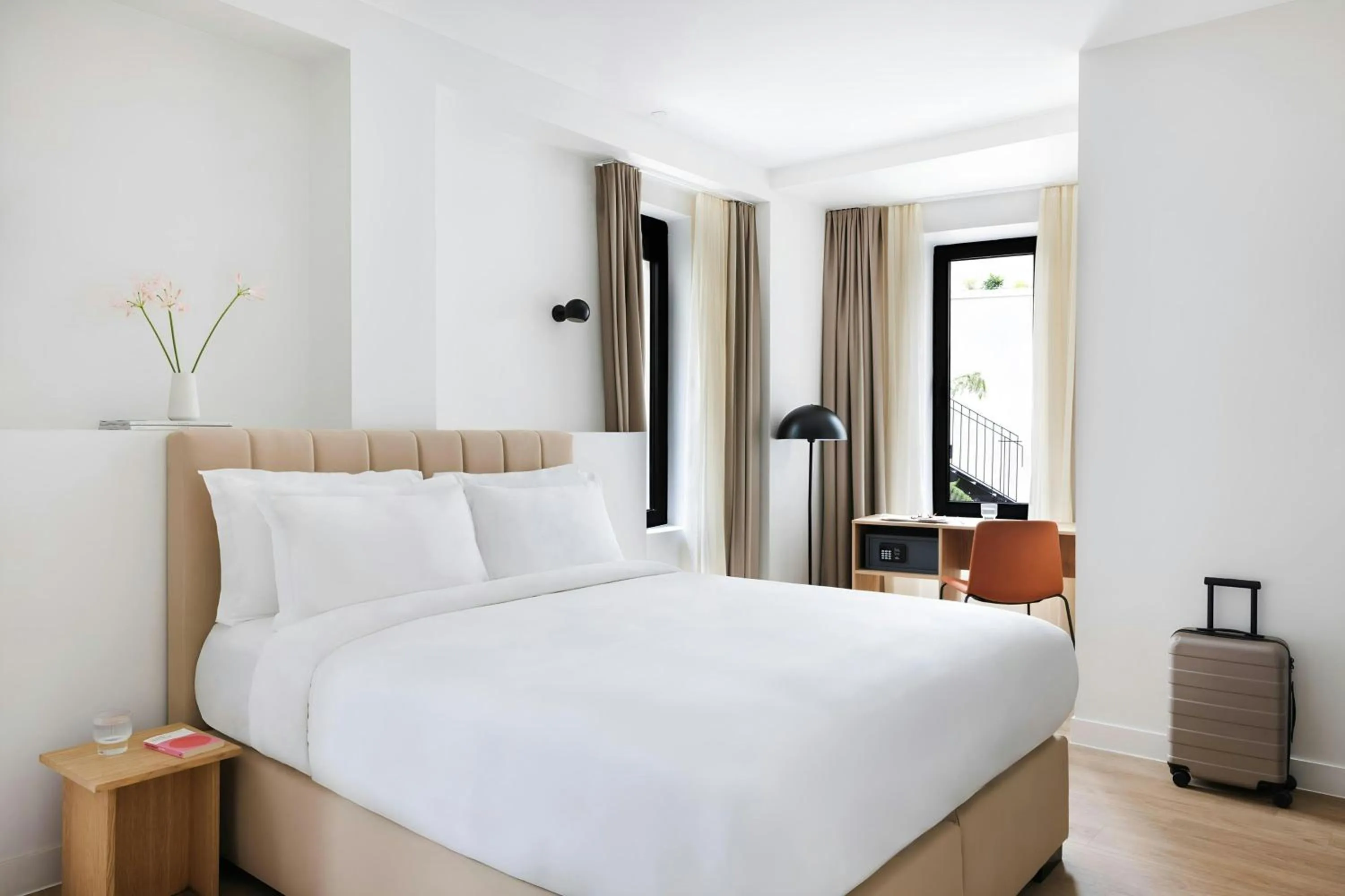 Bedroom, Bed in Yvette Hotel Porte de Versailles, Sonder by Marriott Bonvoy