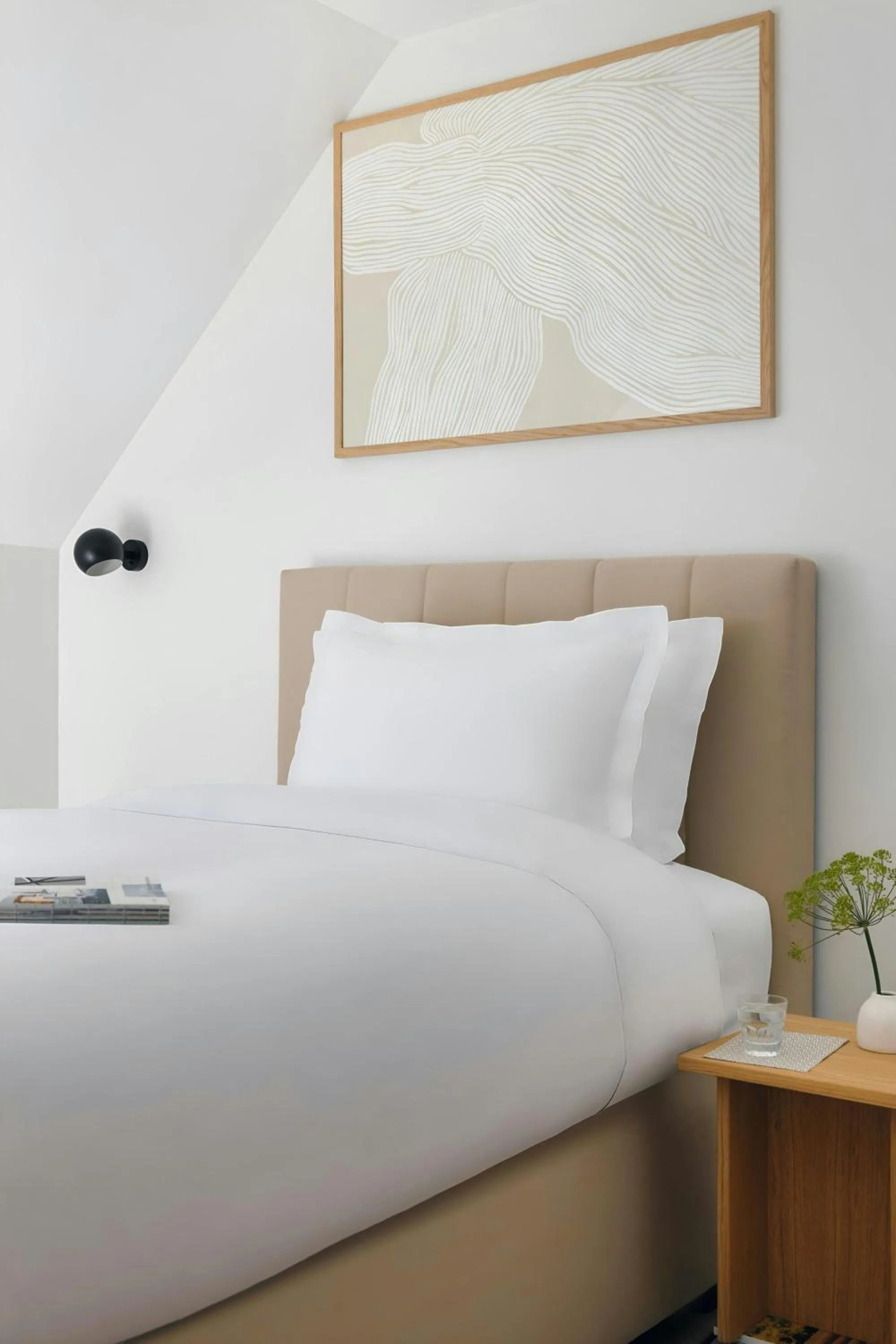 Bedroom, Bed in Yvette Hotel Porte de Versailles, Sonder by Marriott Bonvoy