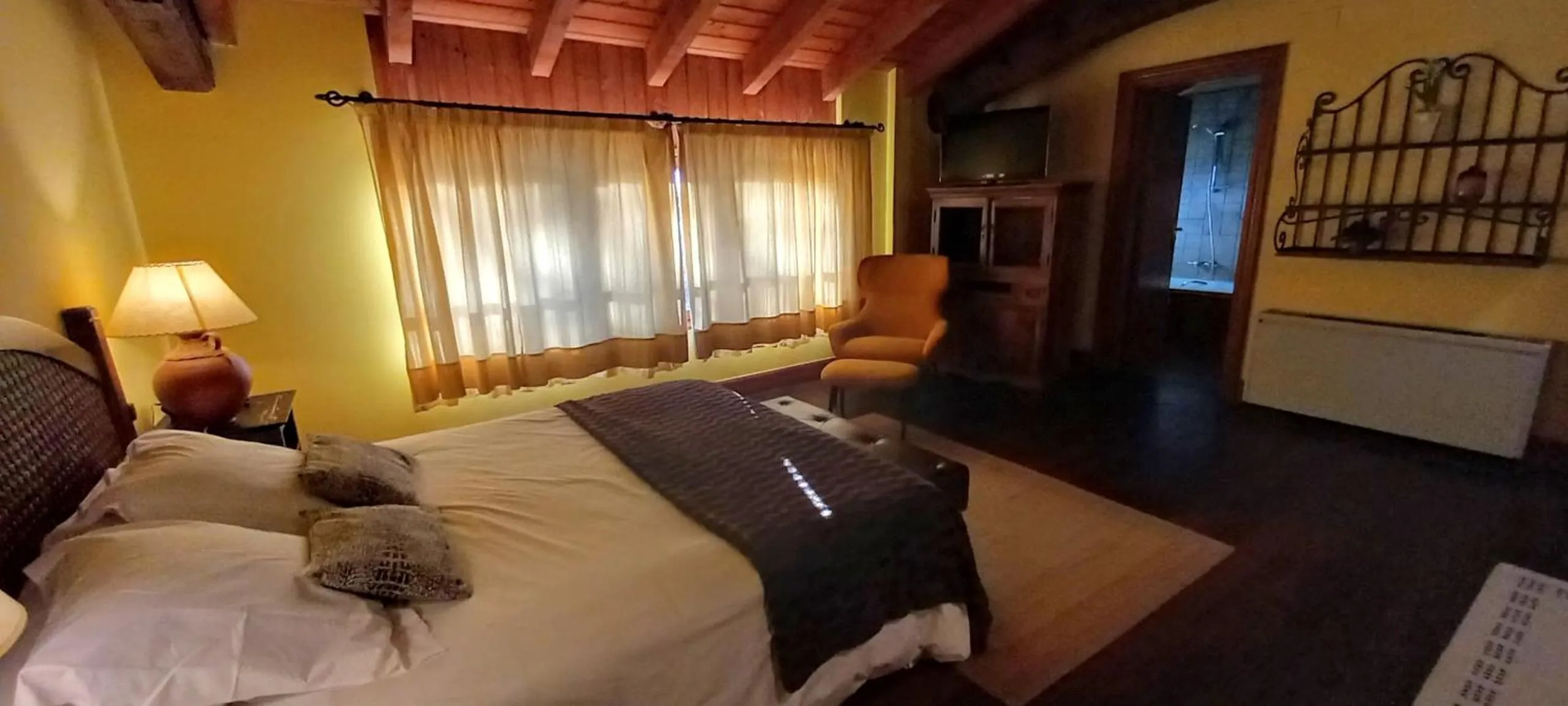 Photo of the whole room, Bed in Usategieta