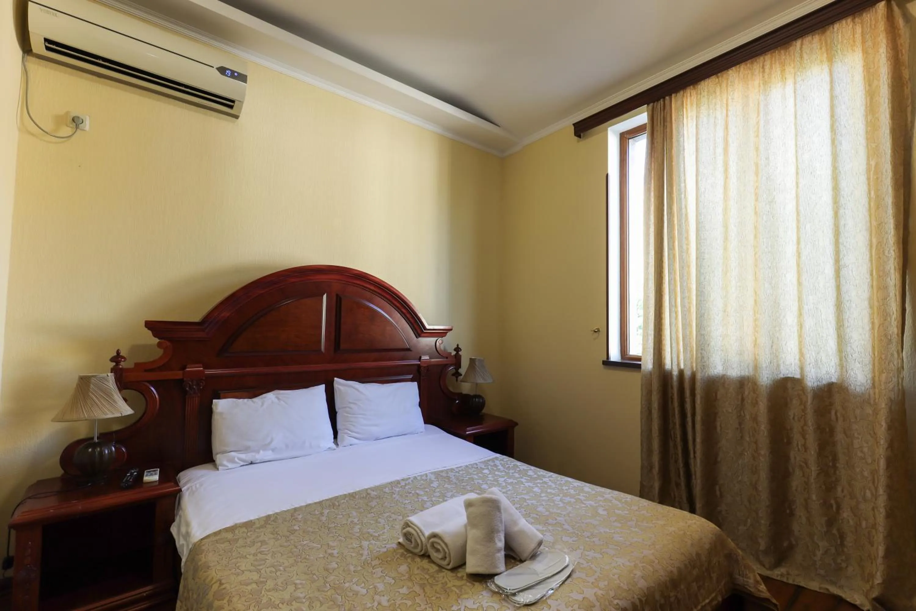 Bed in Aeetes Palace